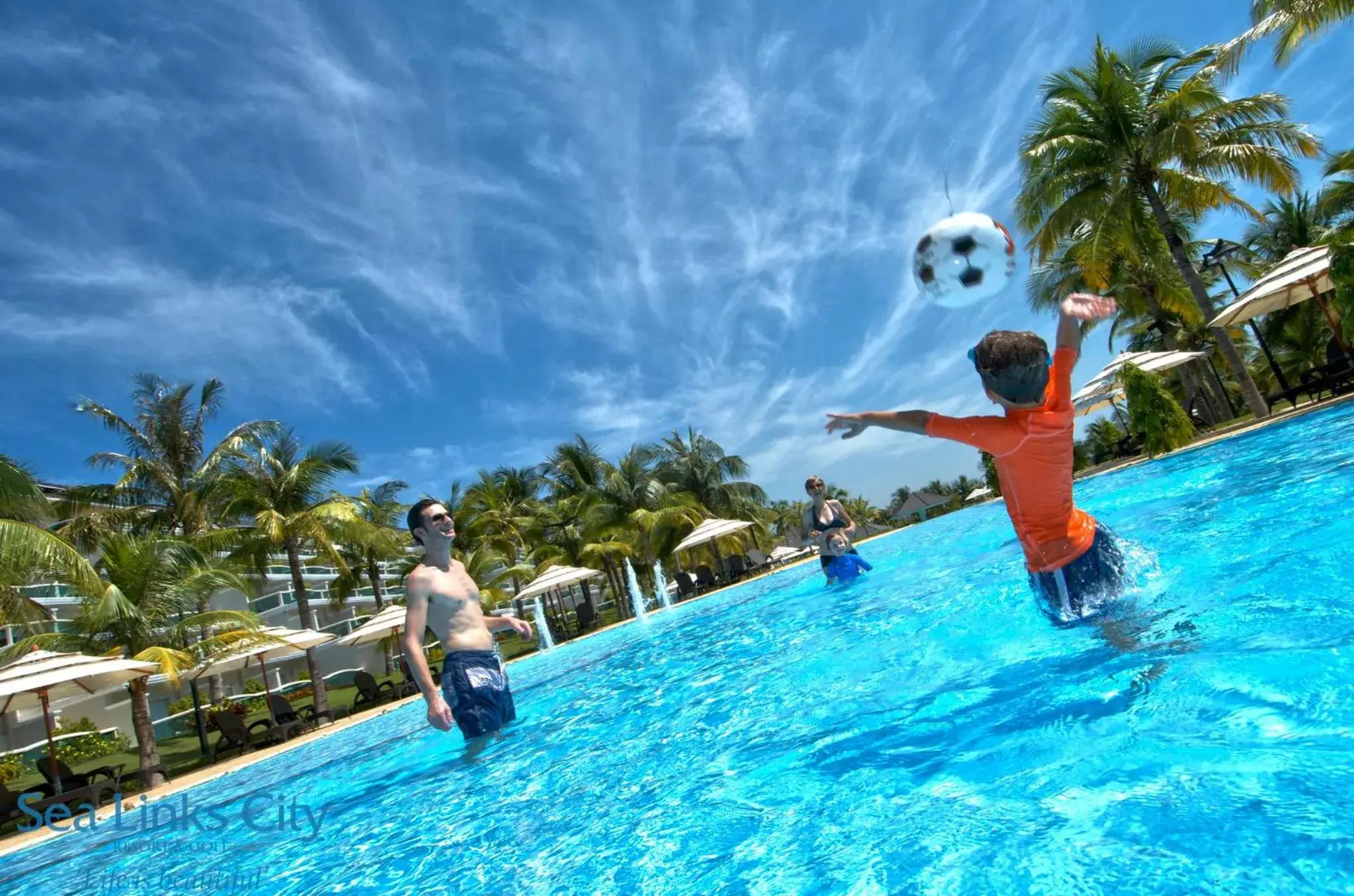 Swimming pool in Sea Links Beach Villa Swimming pool in Sea Links Beach Villa