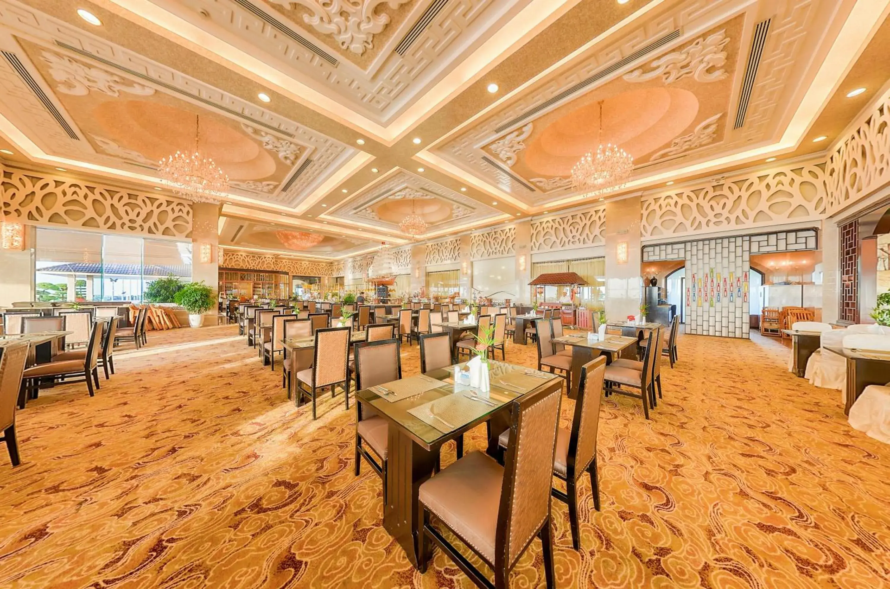 Restaurant/places to eat in Sea Links Beach Villa Restaurant/places to eat in Sea Links Beach Villa