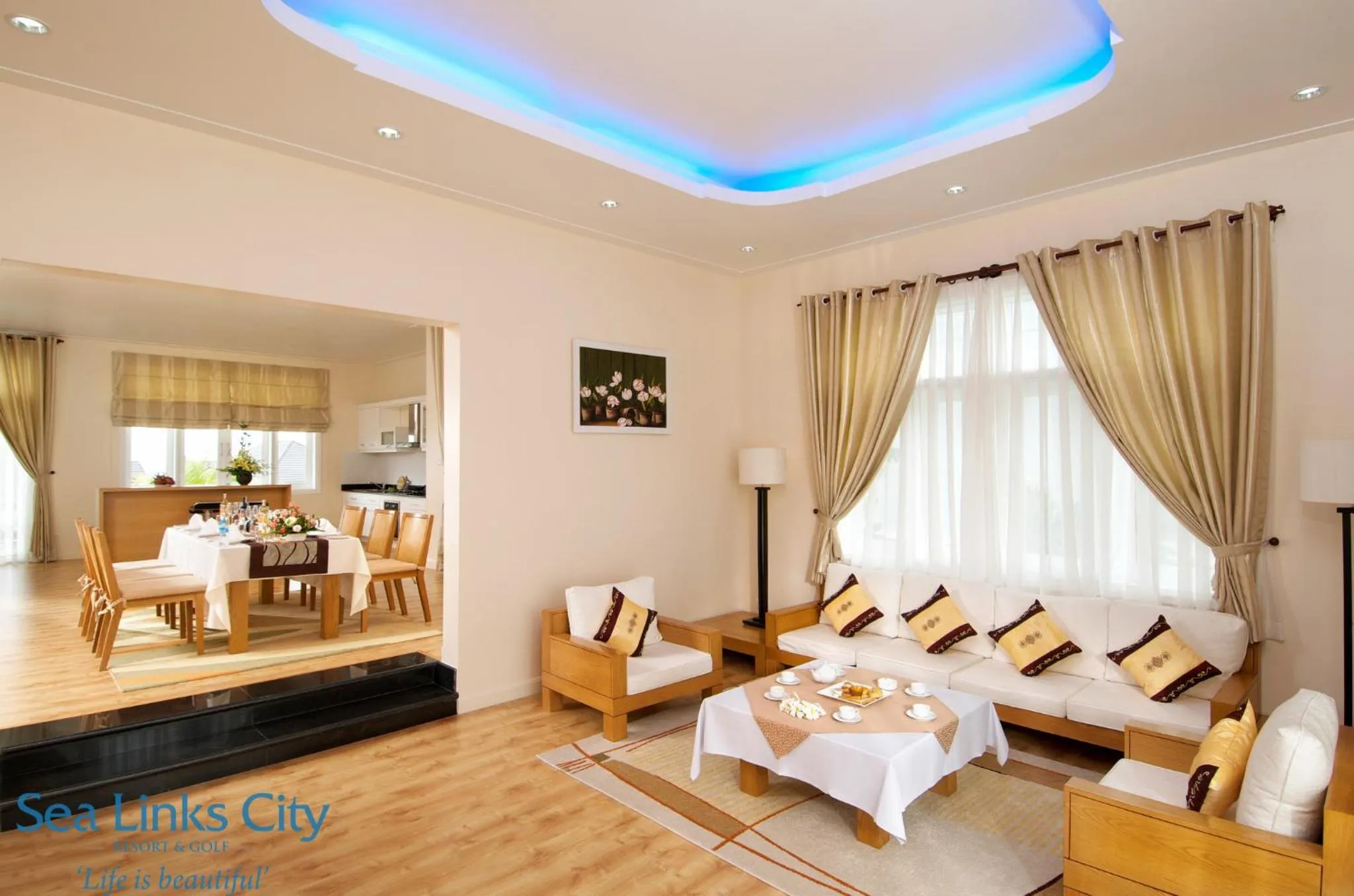 Living room, Bed in Sea Links Beach Villa