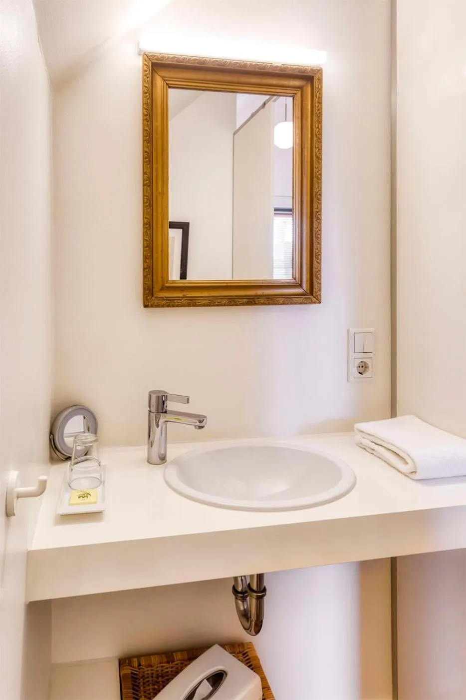 Bathroom in Hotel F-RITZ