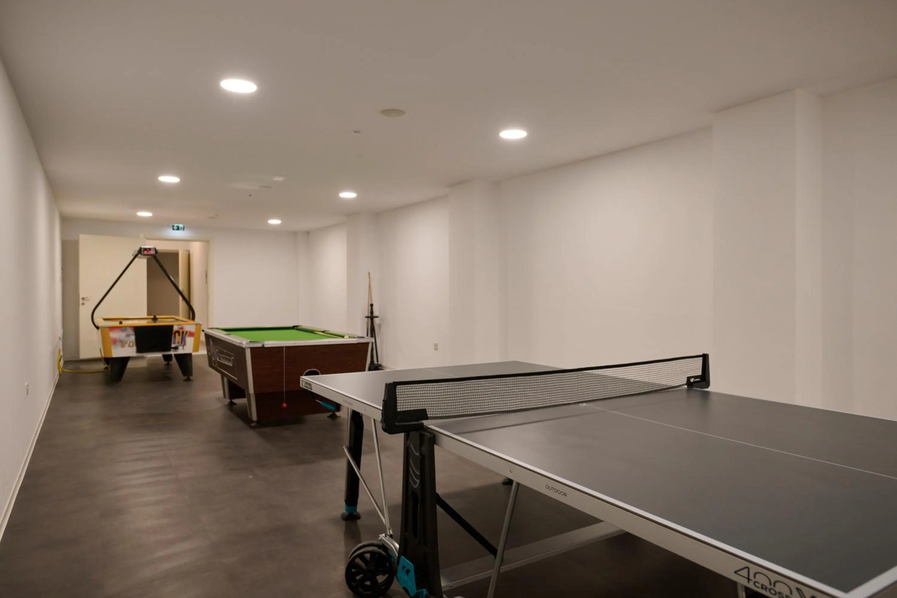 Game Room in Sunrise Oasis Hotel & Waterpark