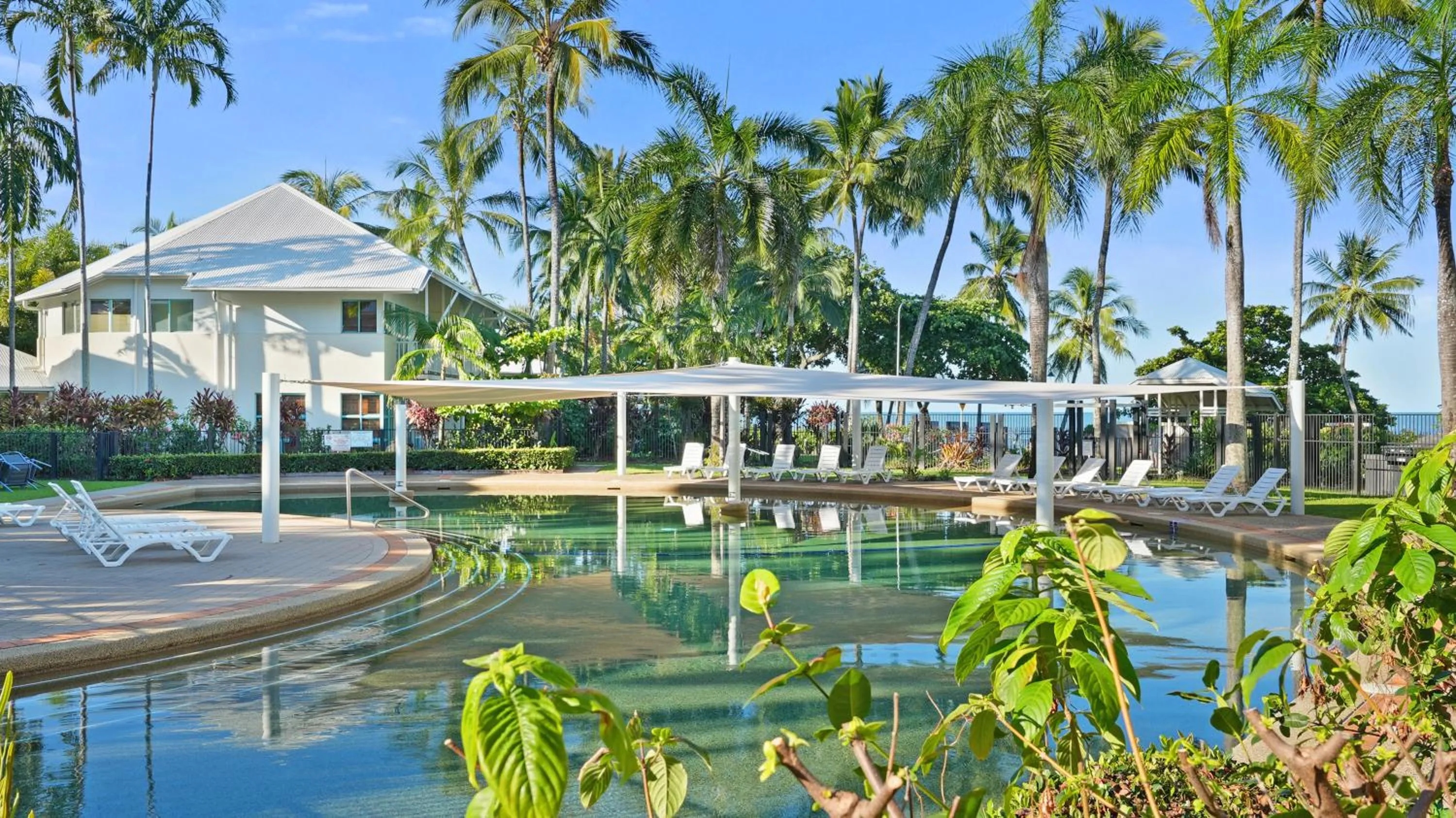 Coral Sands Beachfront Resort