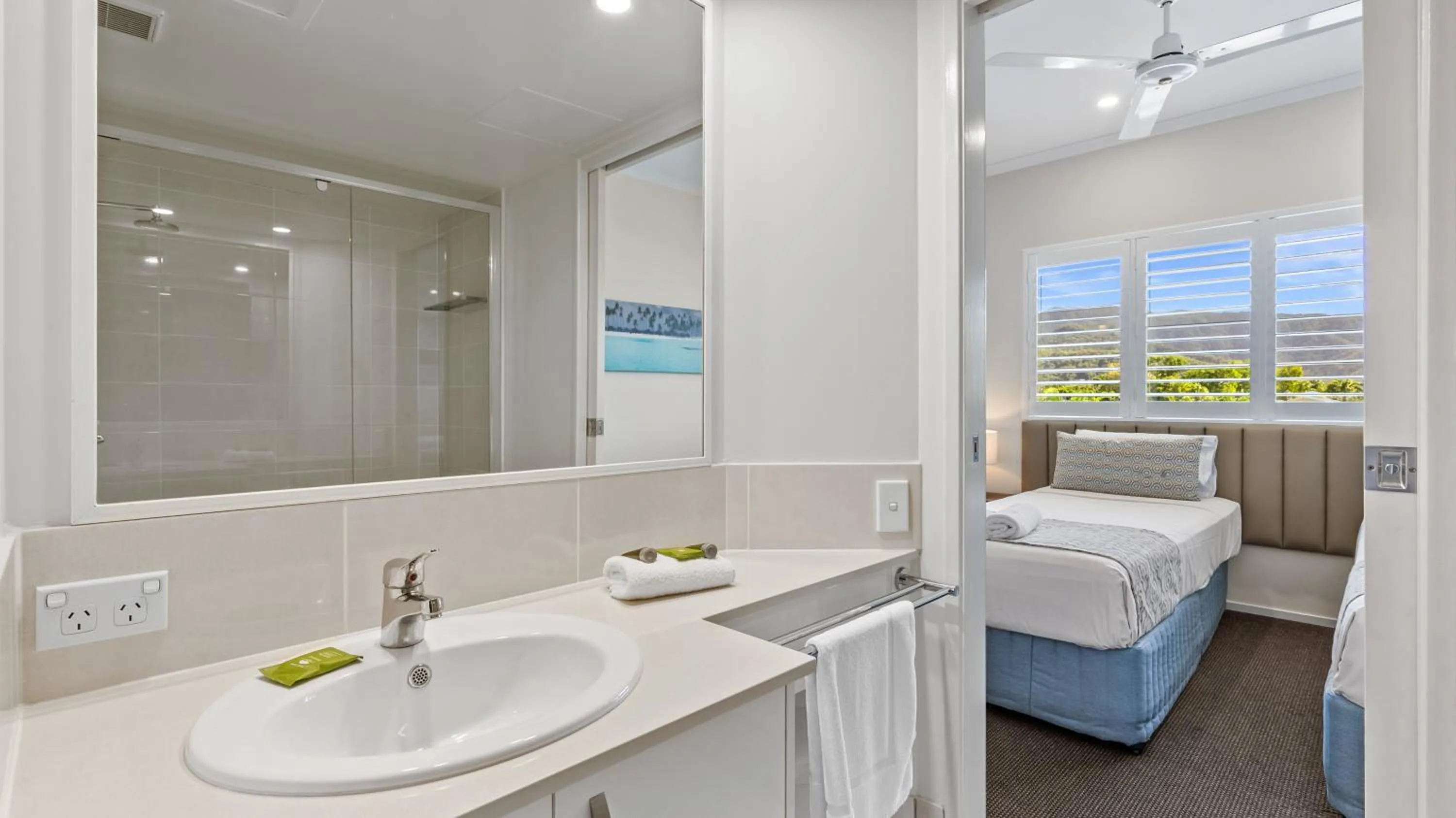 Bed in Coral Sands Beachfront Resort