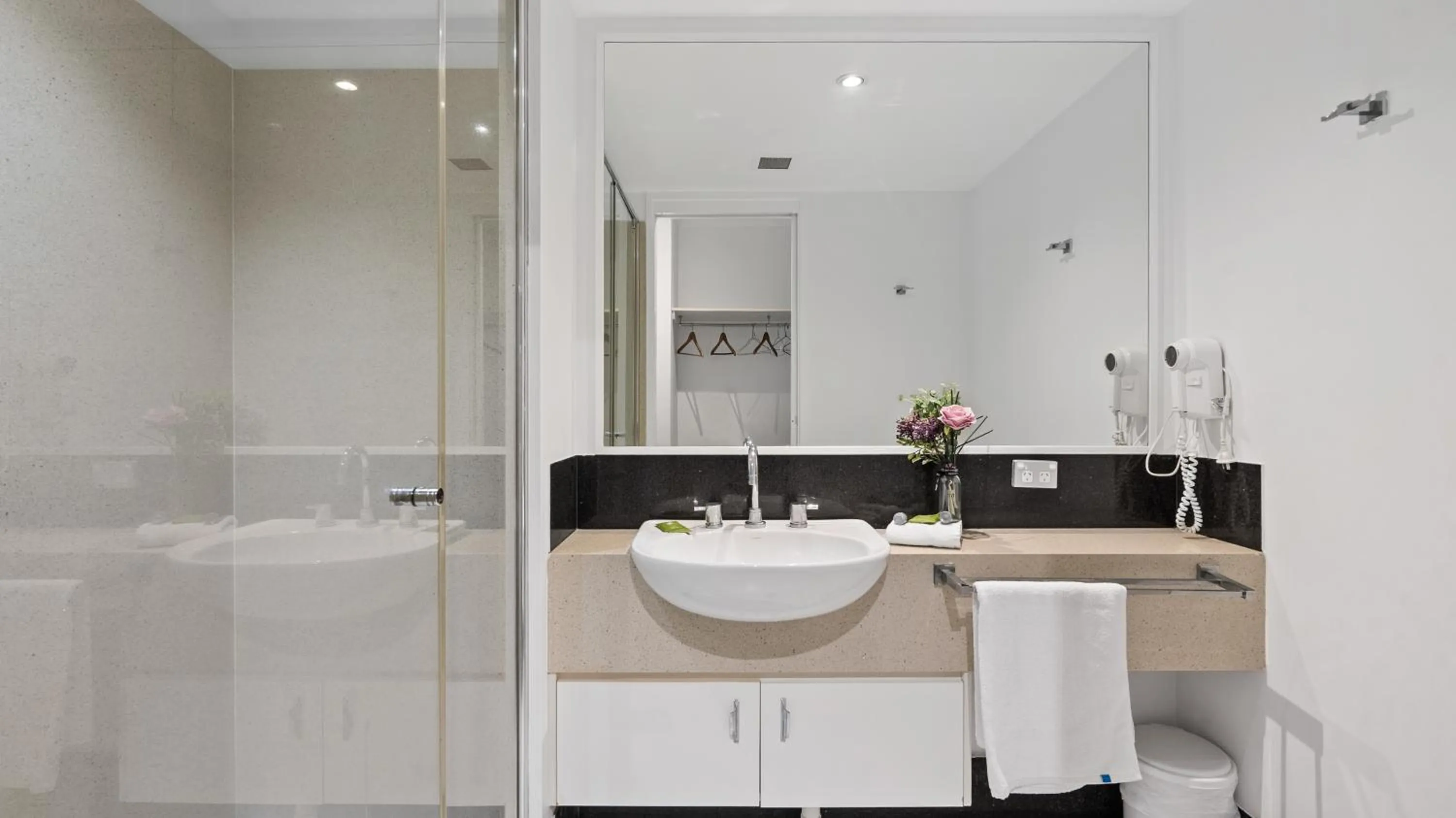 Coral Sands Beachfront Resort