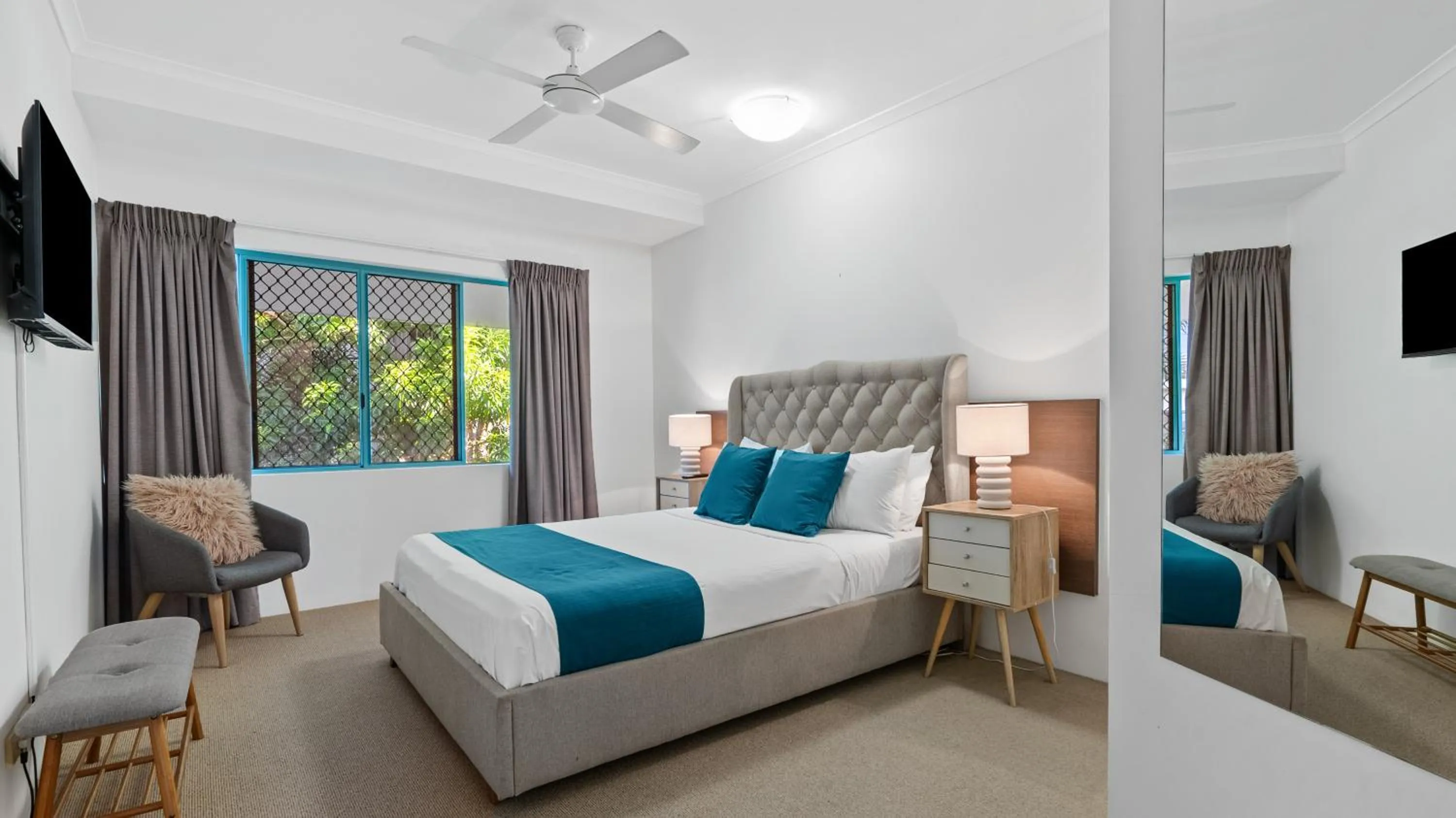 Bed in Coral Sands Beachfront Resort