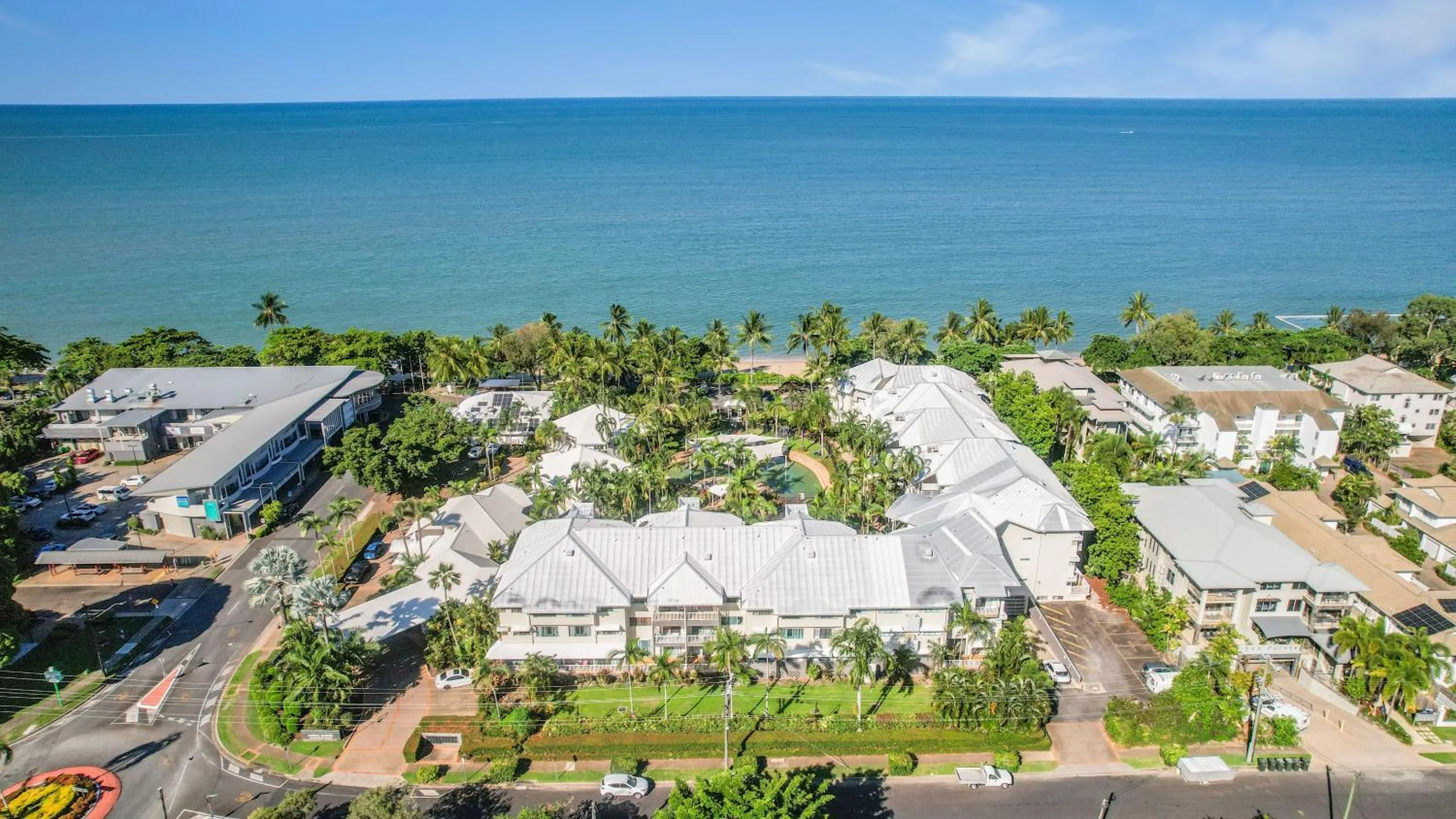 Coral Sands Beachfront Resort