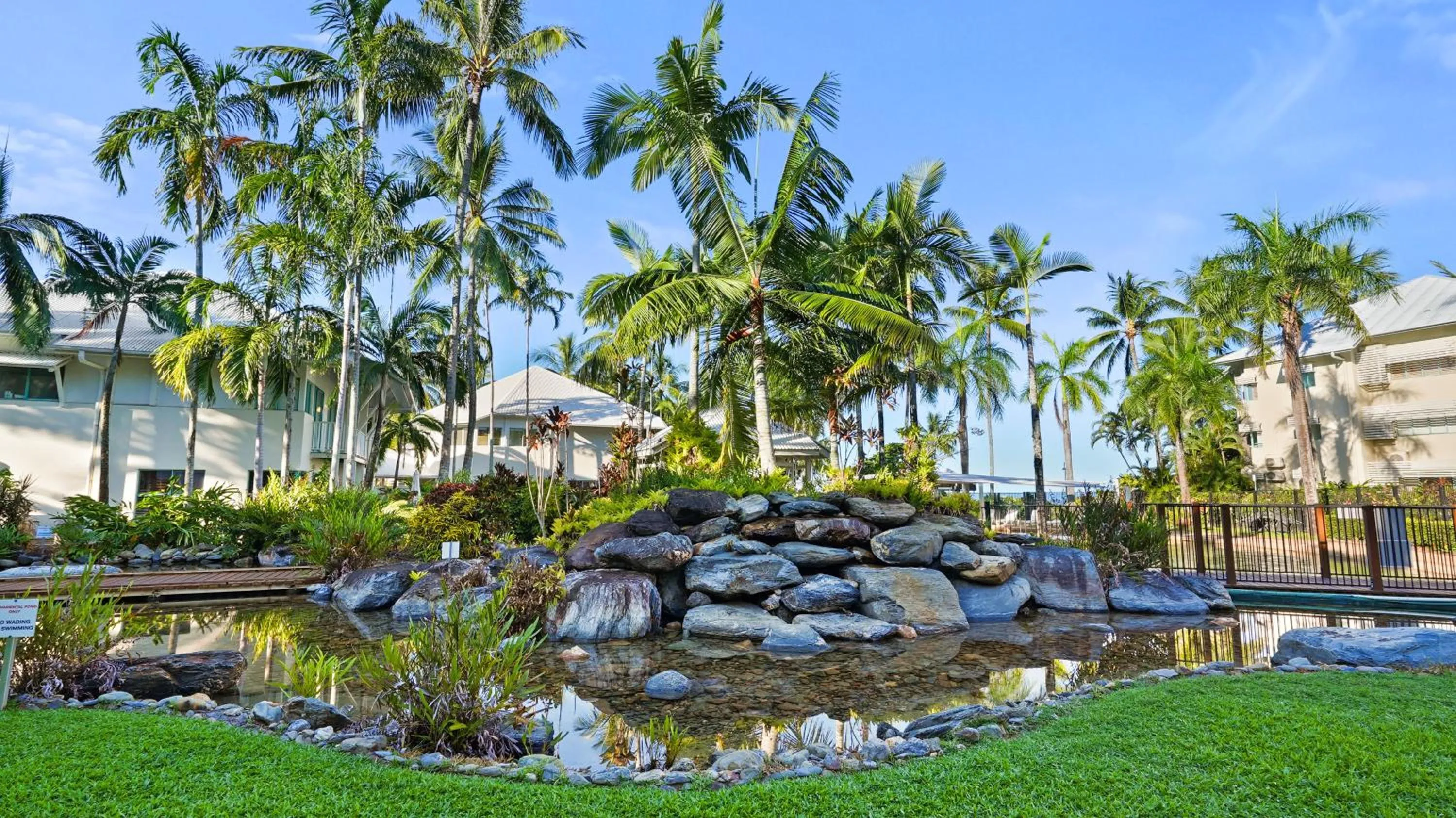 Coral Sands Beachfront Resort