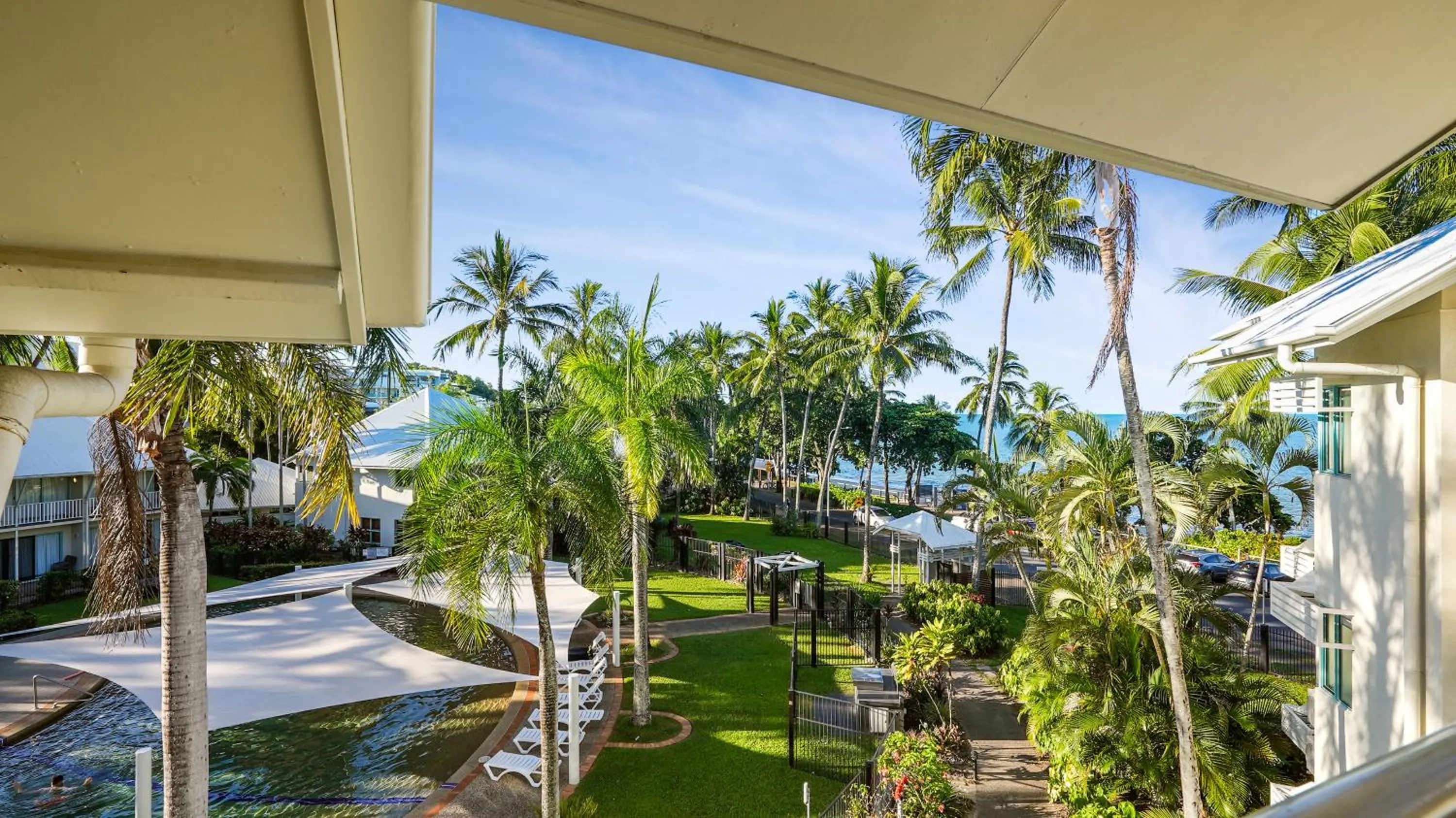 Coral Sands Beachfront Resort