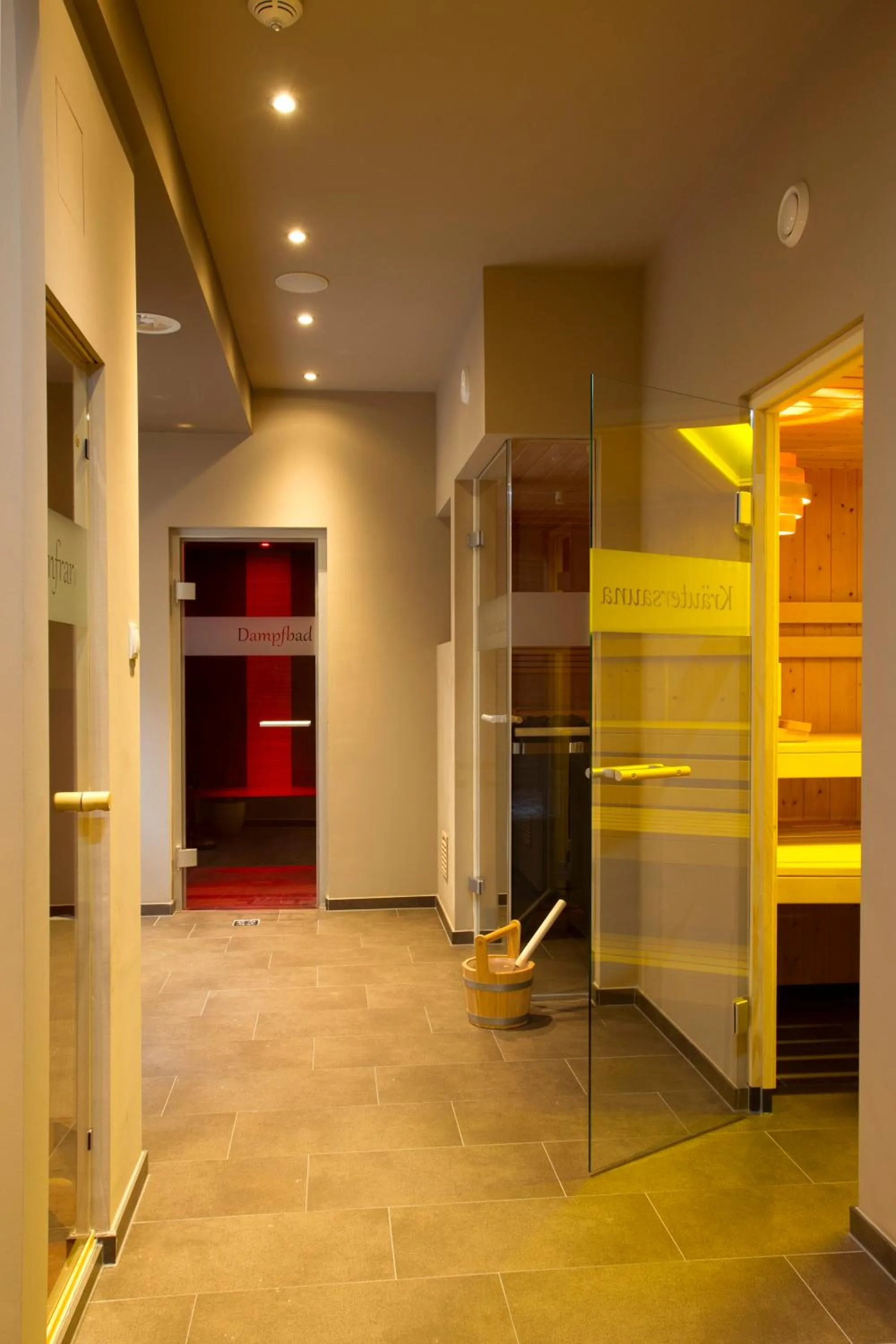 Spa and wellness centre/facilities, Bed in Alpinhotel Monte Superior - Silvretta Card Premium Betrieb