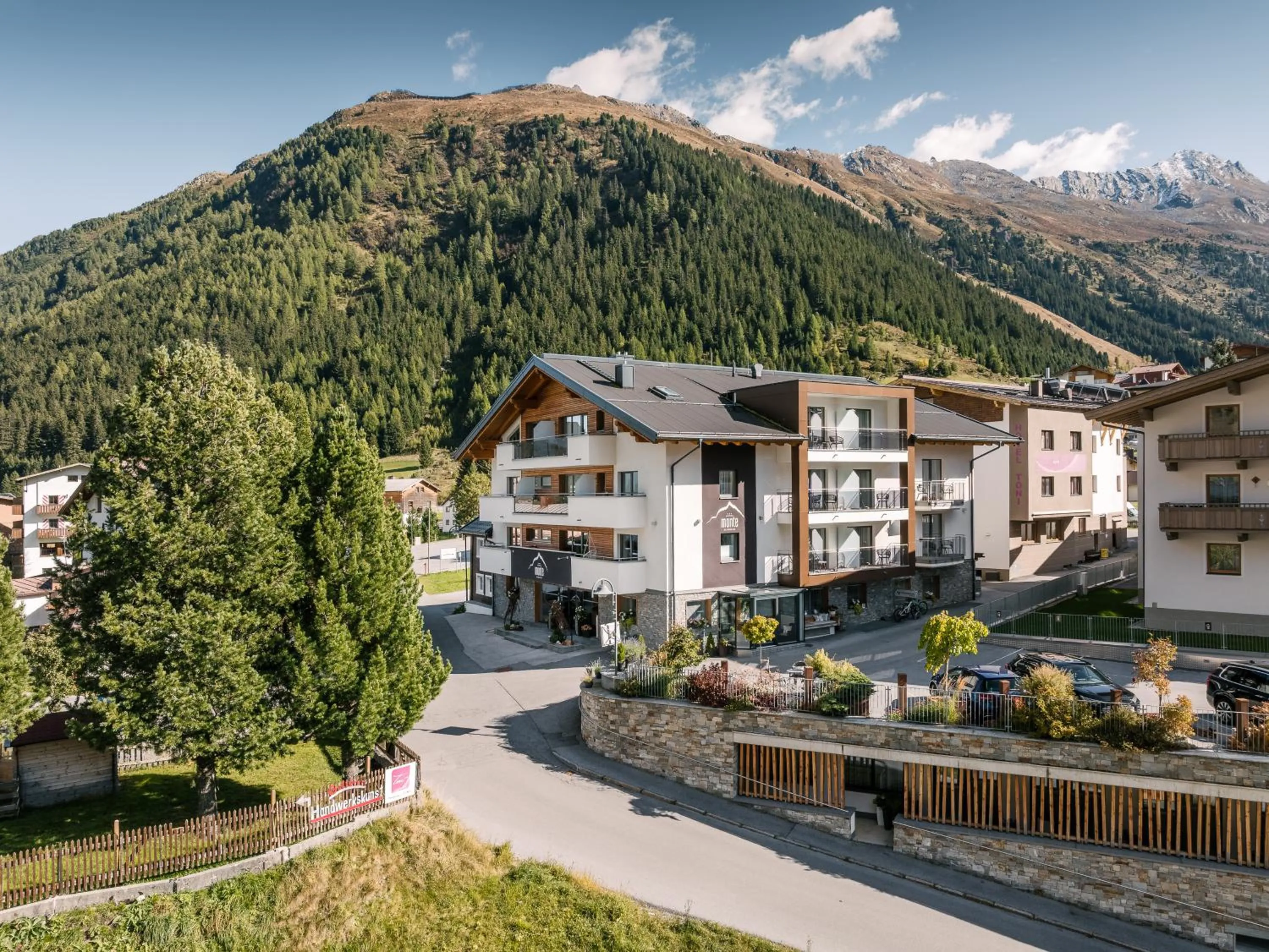 Property building in Alpinhotel Monte Superior - Silvretta Card Premium Betrieb