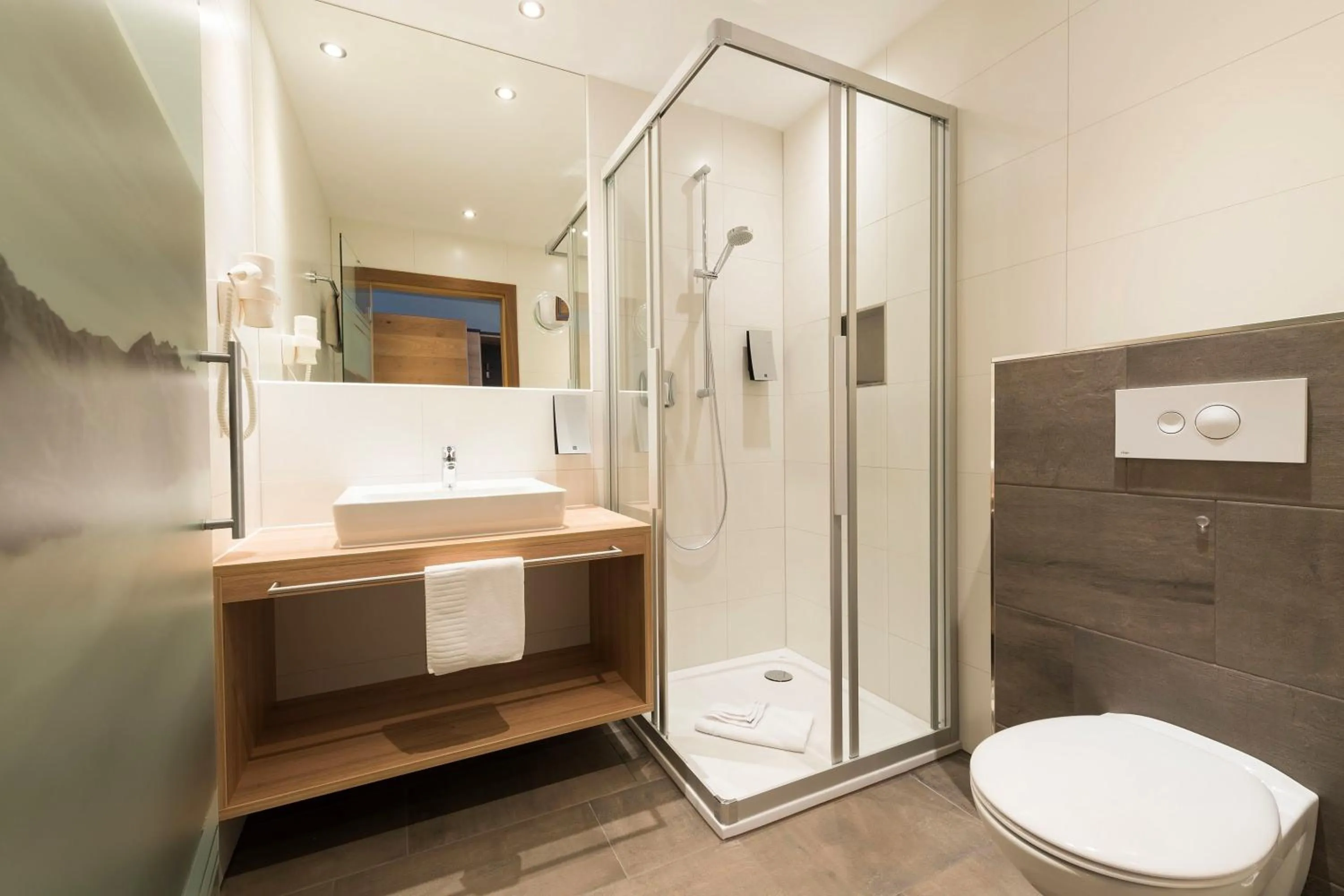 Shower in Alpinhotel Monte Superior - Silvretta Card Premium Betrieb