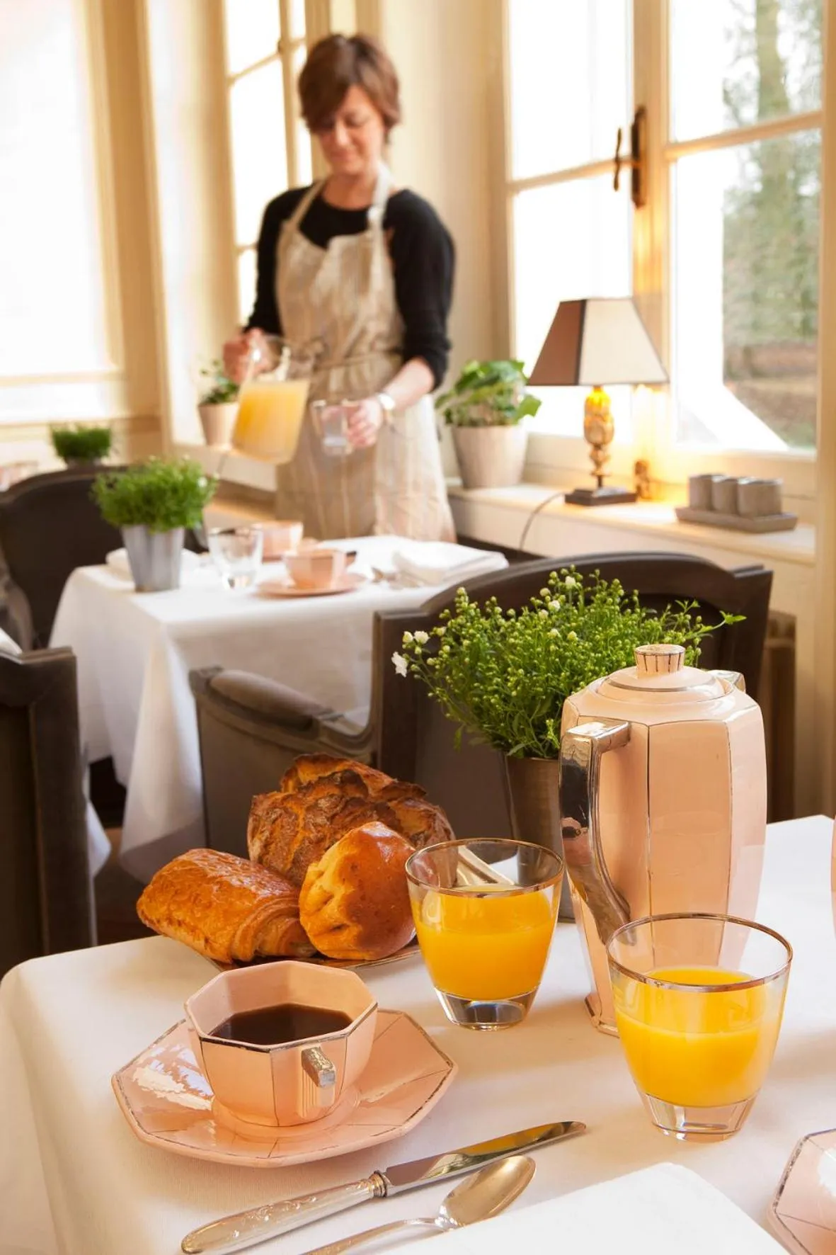 Restaurant/places to eat in Château de la Marine