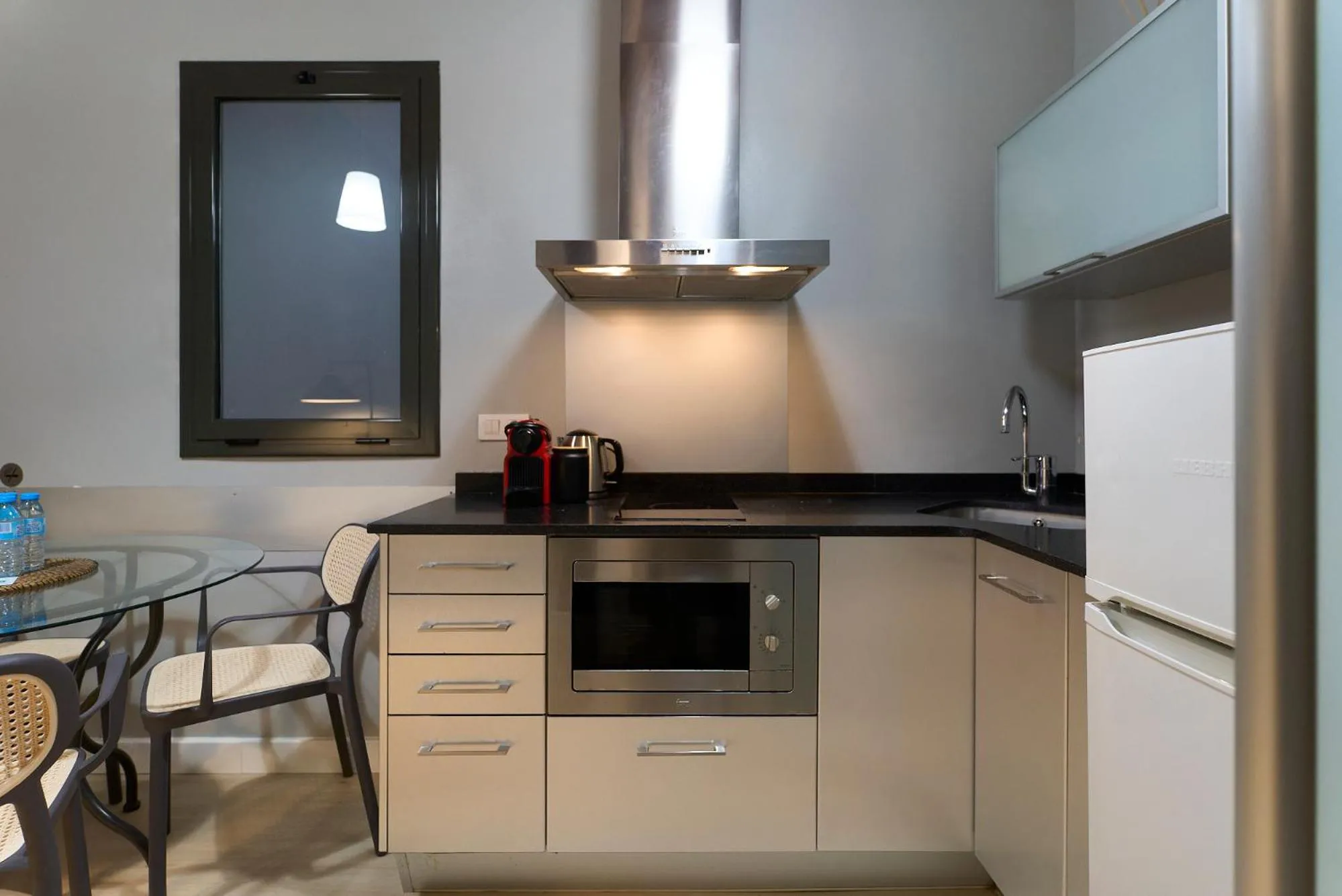 Coffee/tea facilities in Fira Apartments by gaiarooms