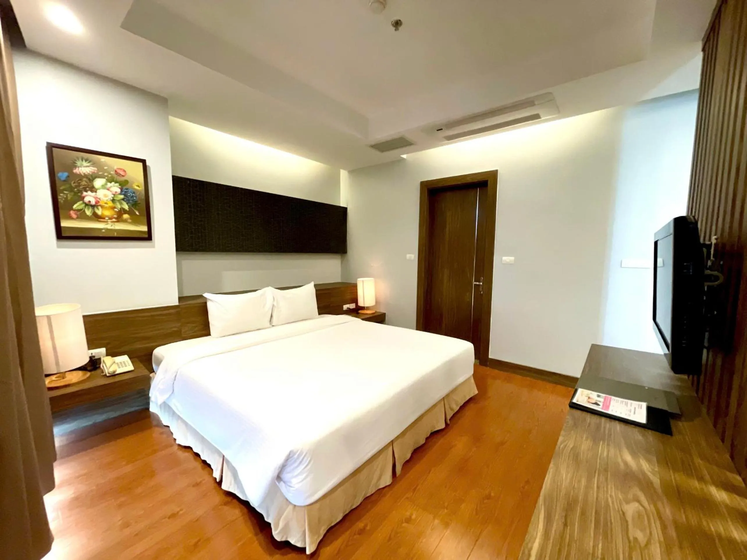 Bedroom, Bed in Muong Thanh Grand Xa La Hotel