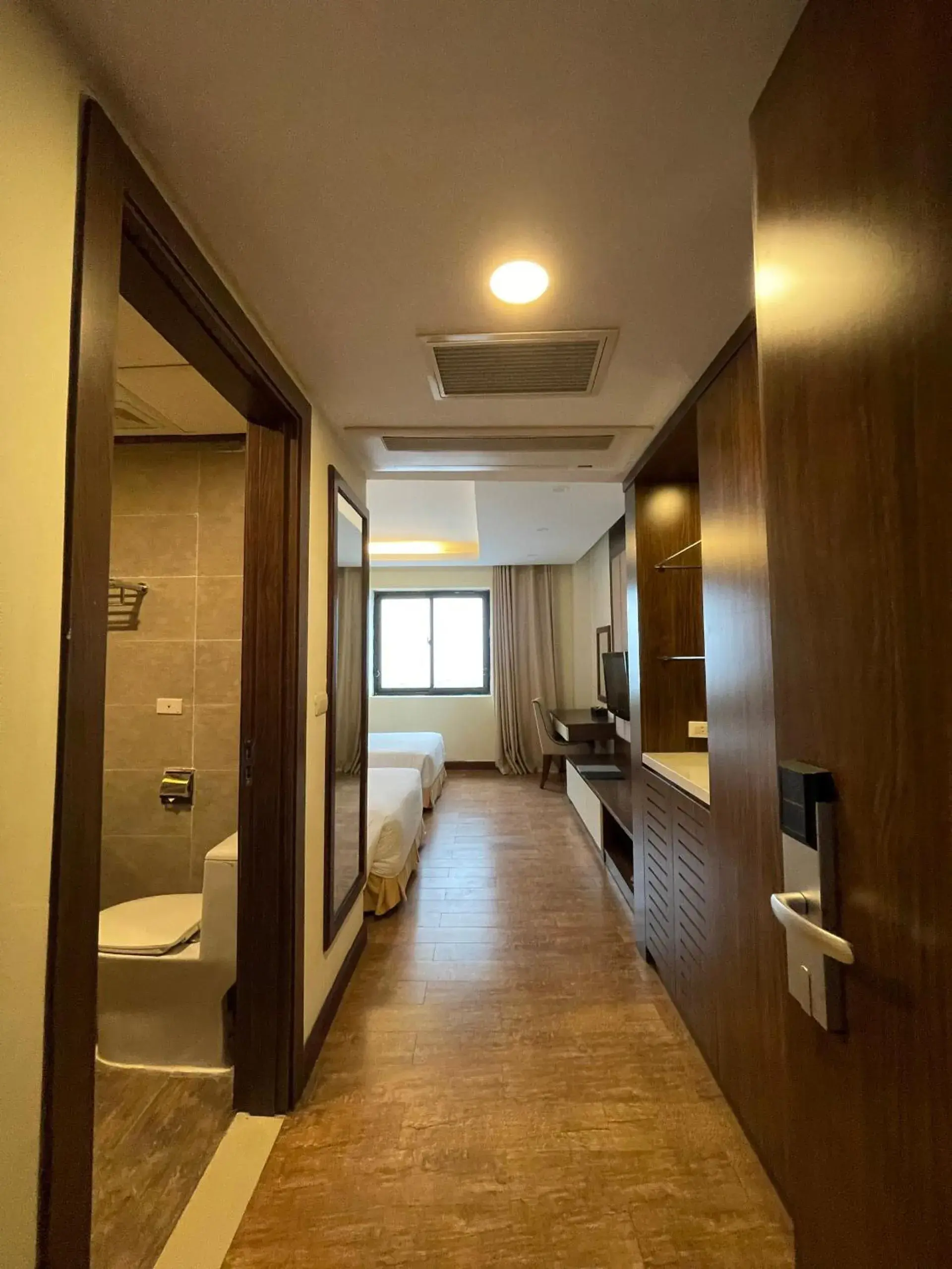 Deluxe Double or Twin Room in Muong Thanh Grand Xa La Hotel Deluxe Double or Twin Room in Muong Thanh Grand Xa La Hotel
