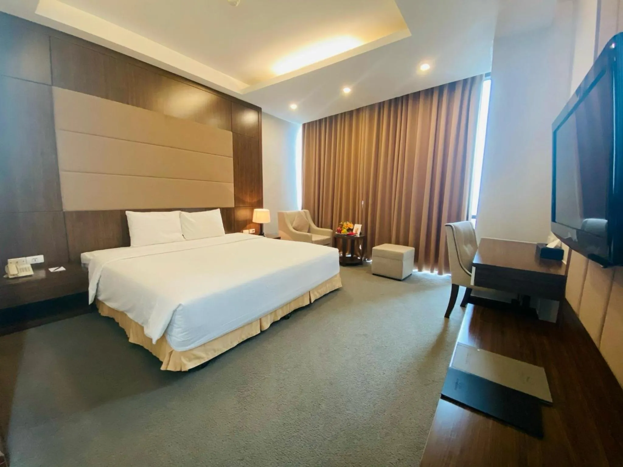 TV and multimedia, Bed in Muong Thanh Grand Xa La Hotel