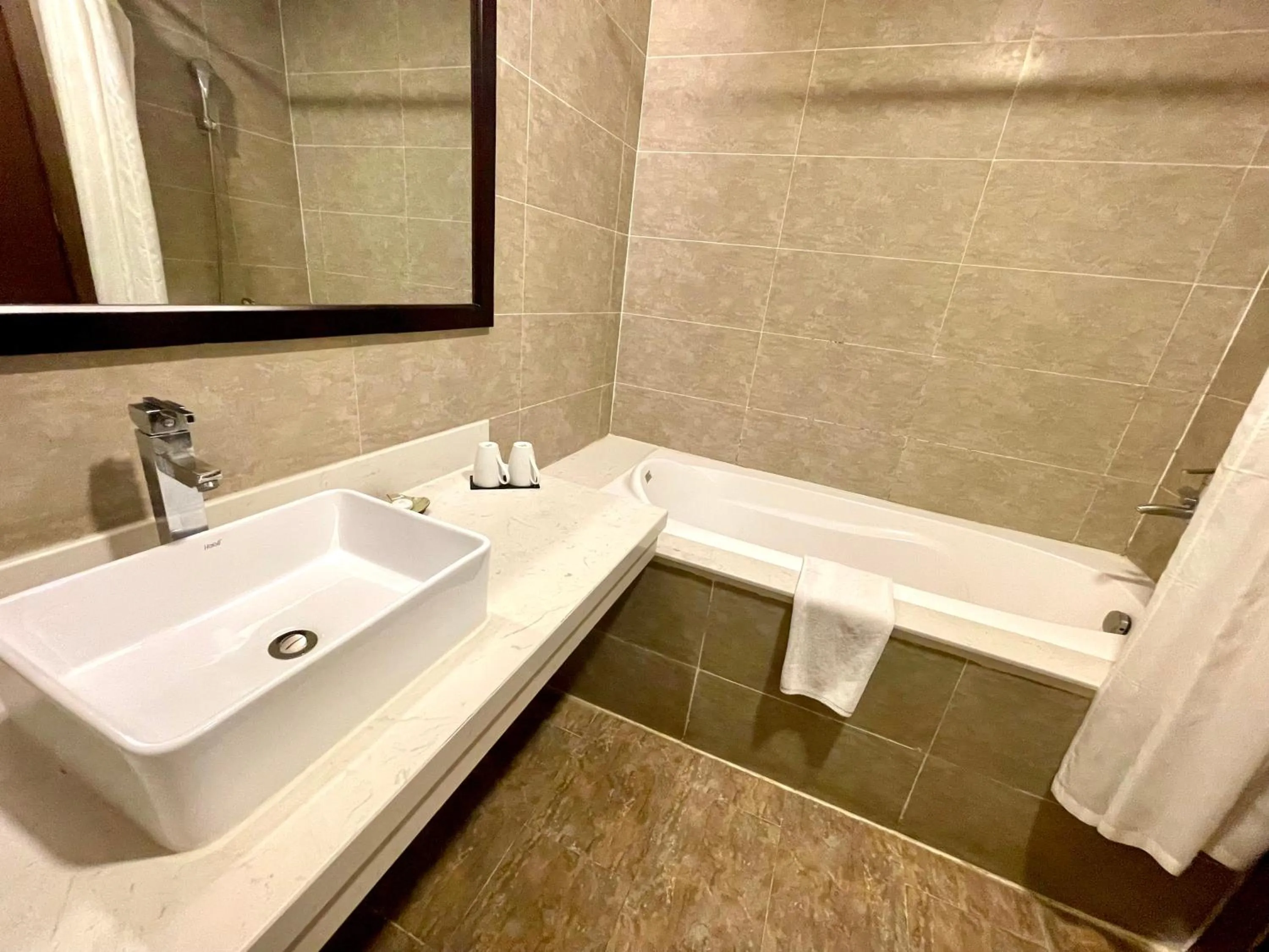 Shower in Muong Thanh Grand Xa La Hotel