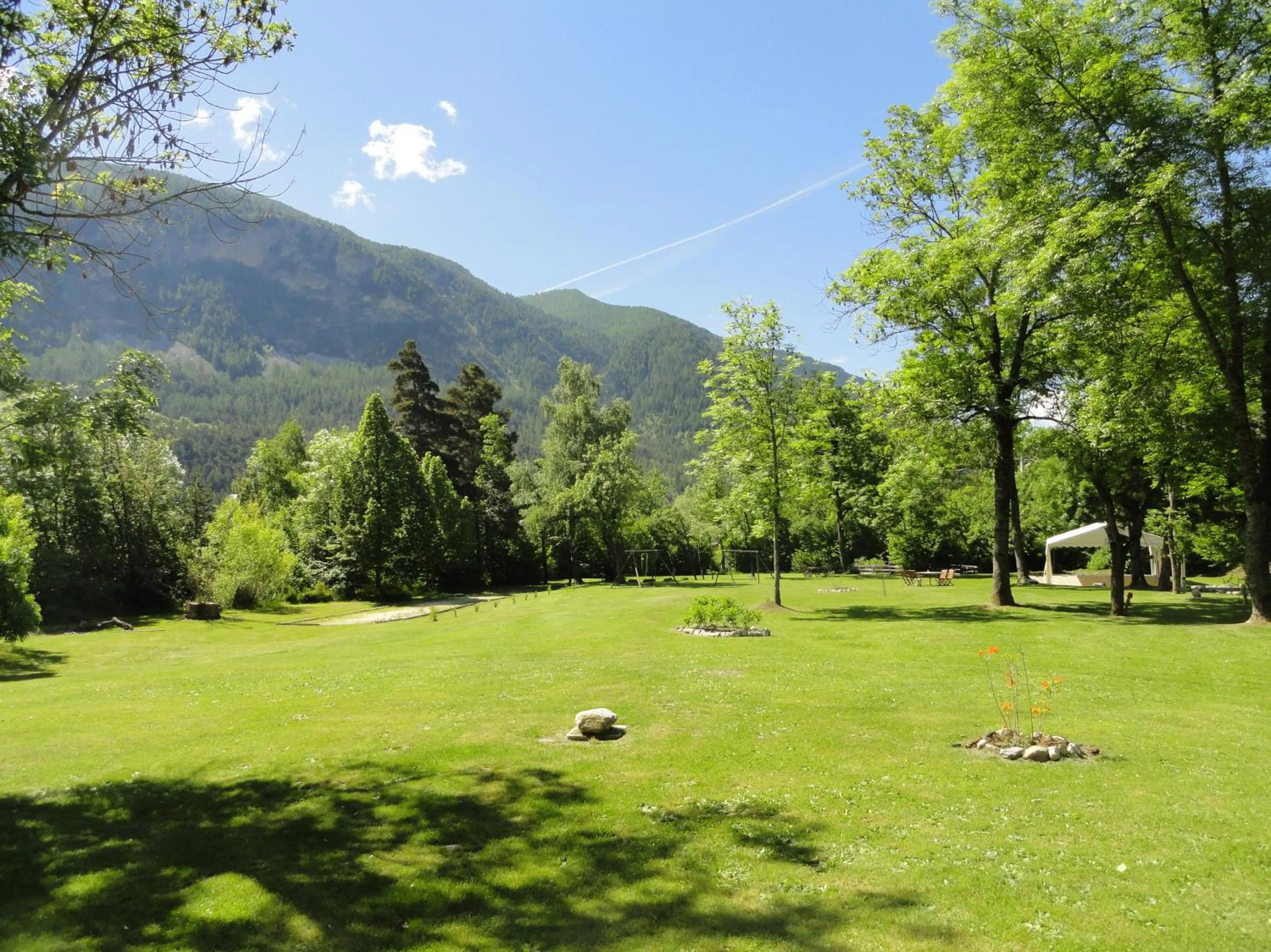 Garden in Hôtel Le Martagon