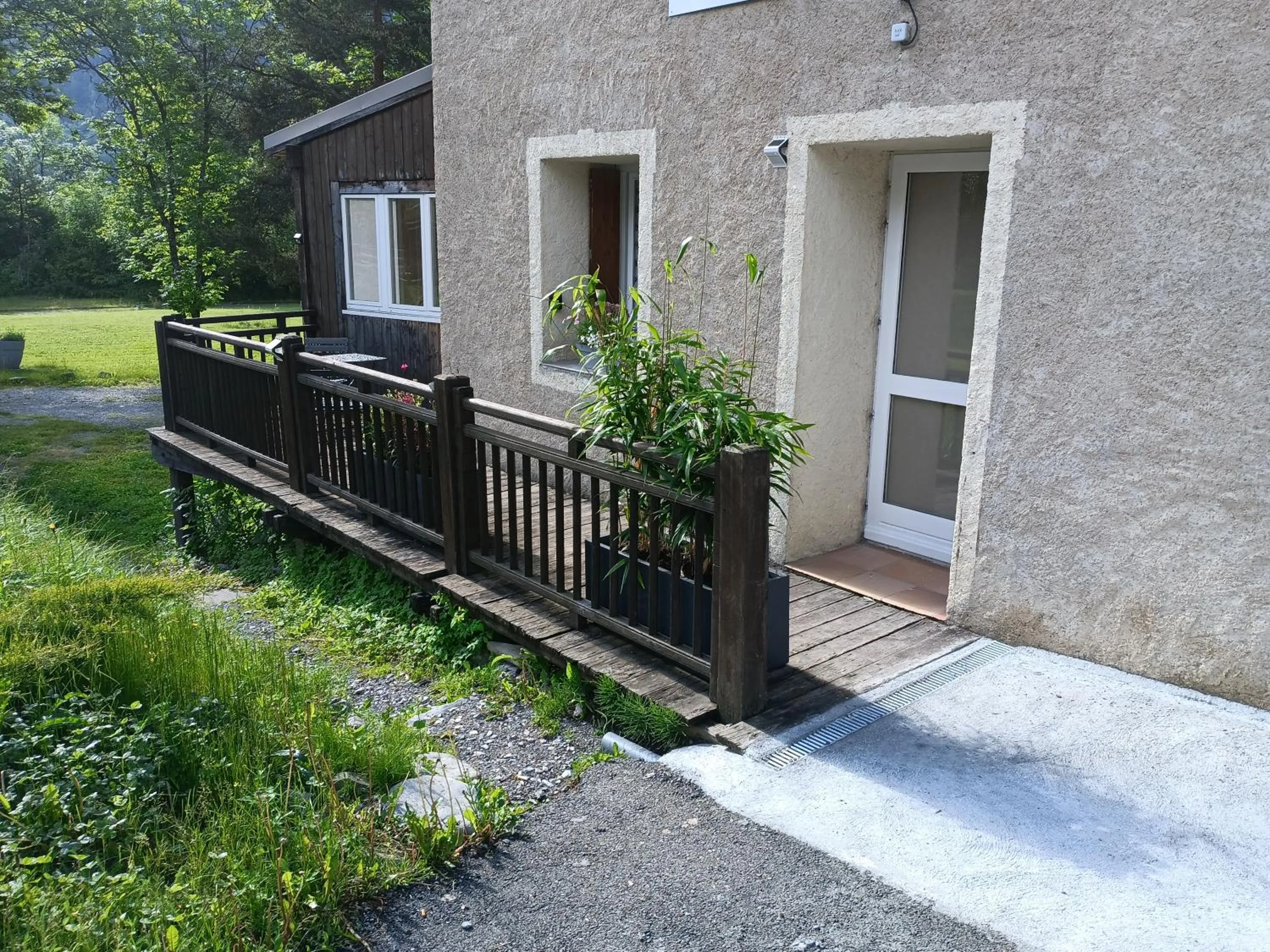 Garden view in Hôtel Le Martagon