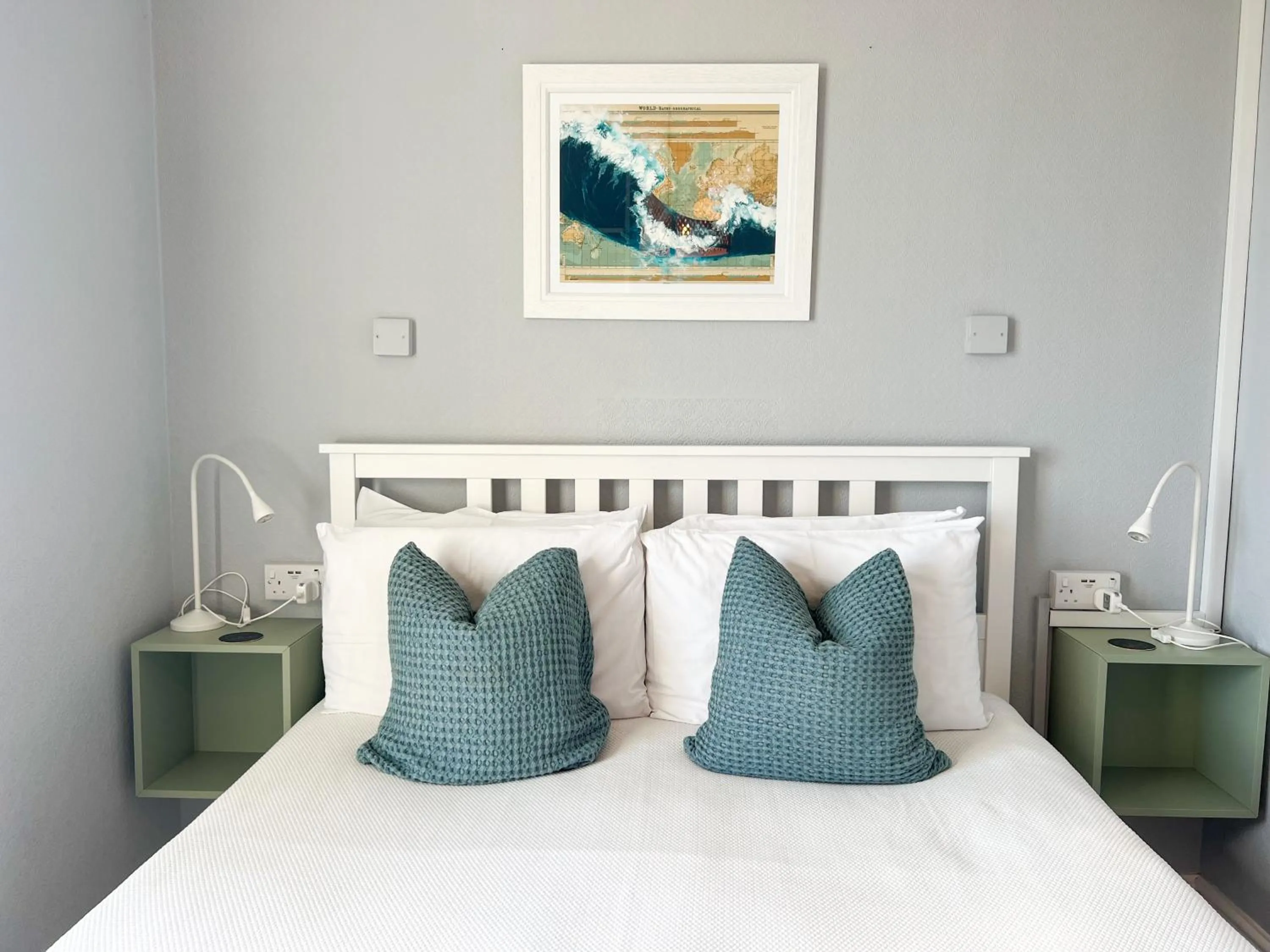 Bedroom, Bed in Housel Bay Hotel