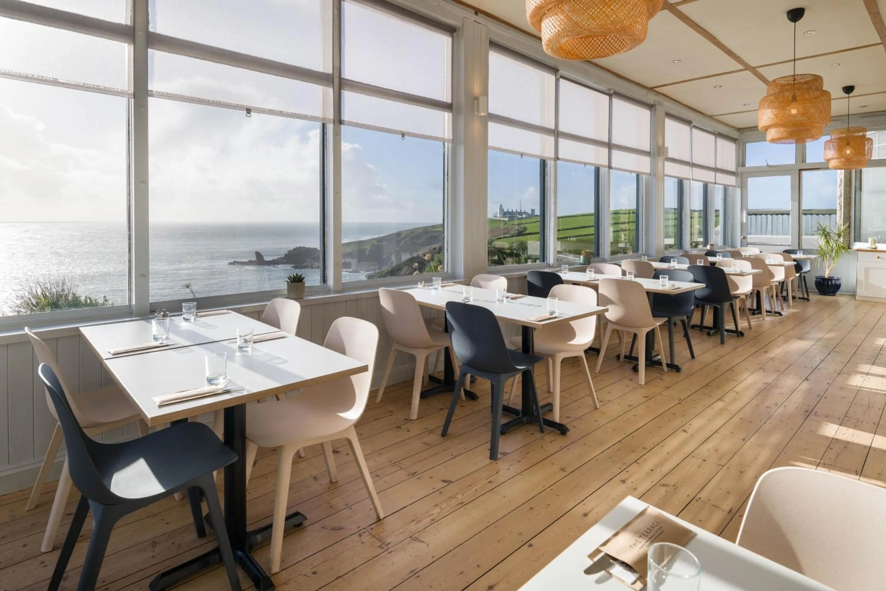 Restaurant/places to eat in Housel Bay Hotel