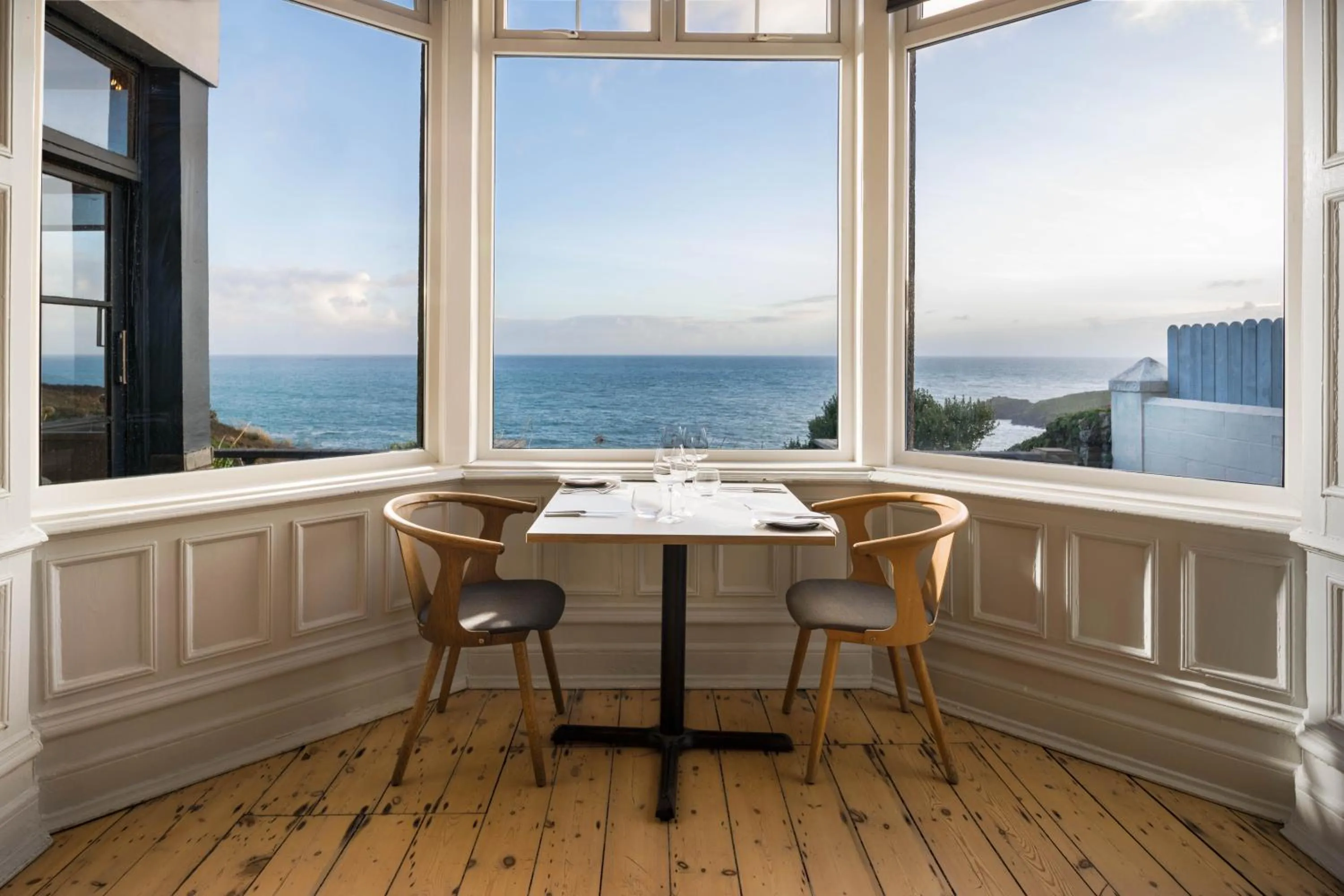 Restaurant/places to eat in Housel Bay Hotel