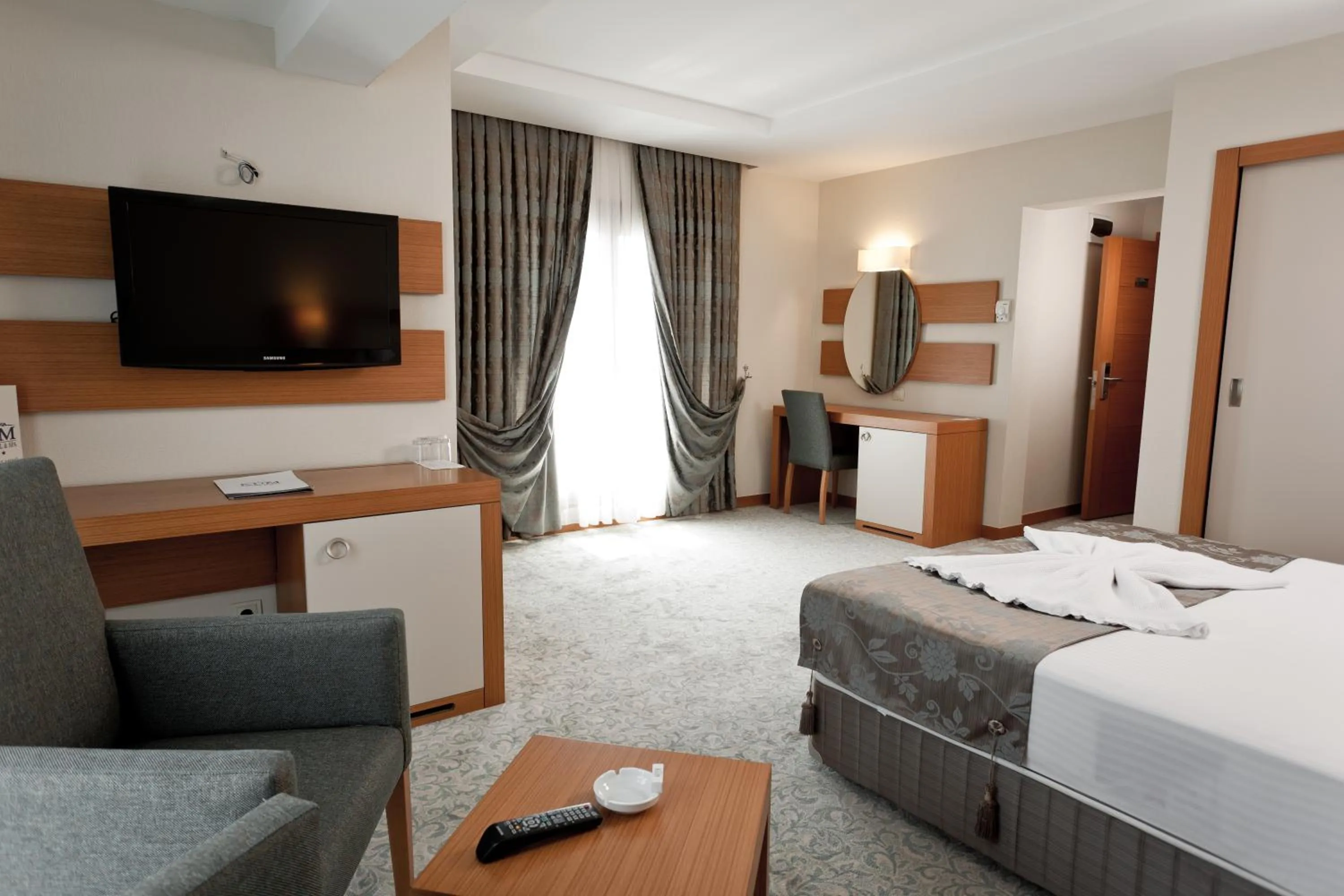 Photo of the whole room, Bed in Mercia Hotels & Resorts