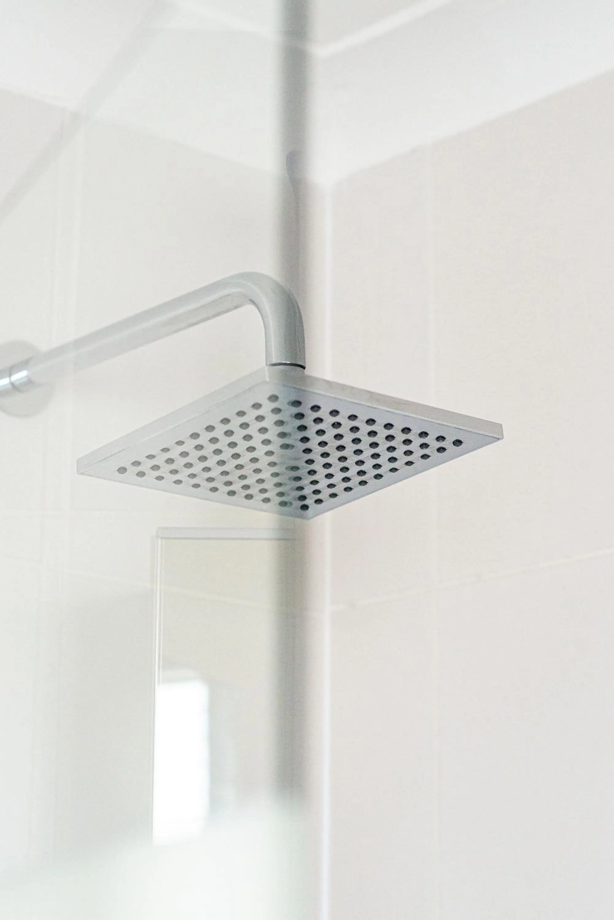 Shower in Greyfriars