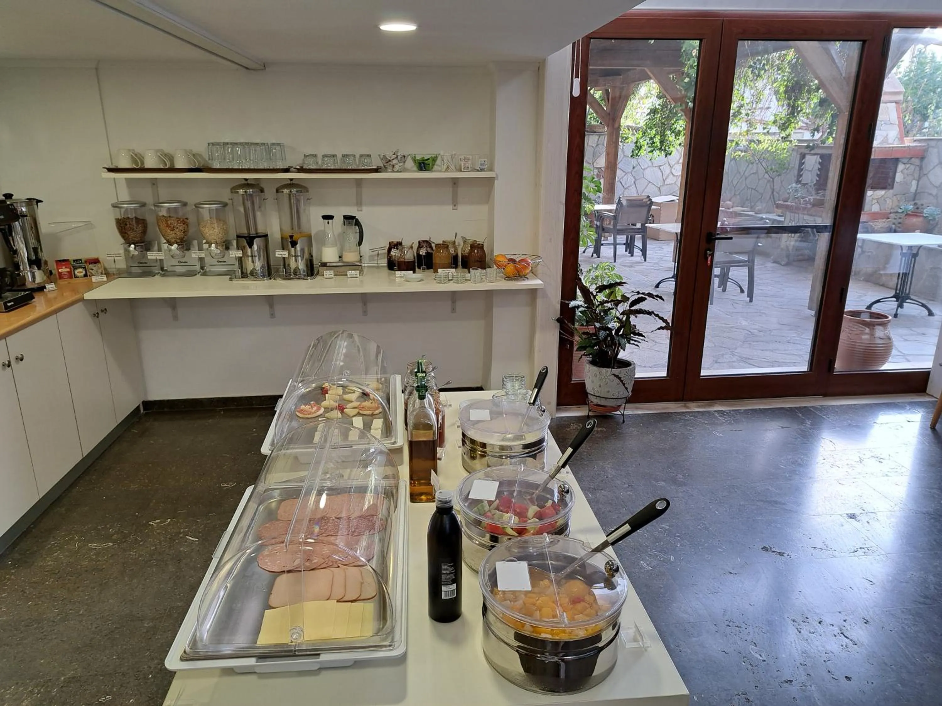 Breakfast in Hotel Astron