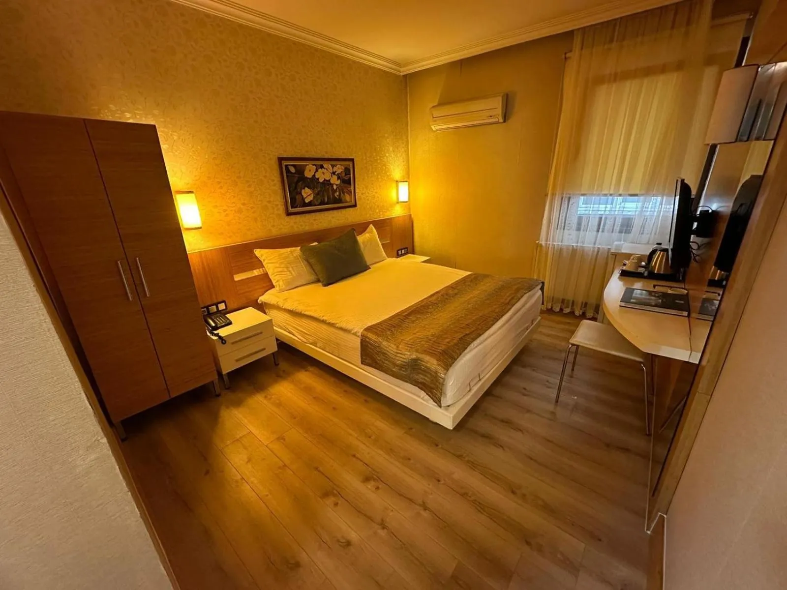 Bed in Sultan Hotel-Restaurant-Bistro