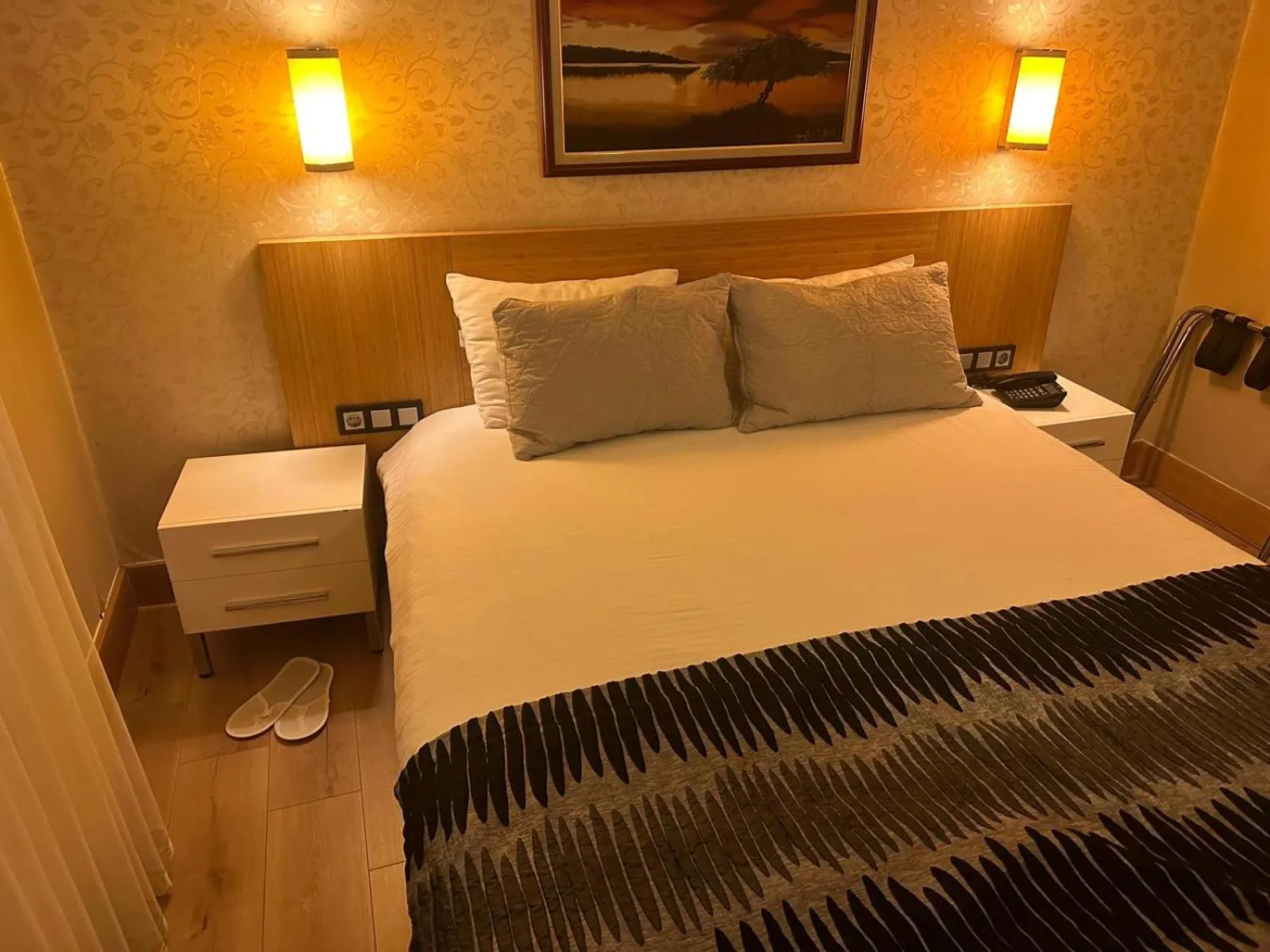 Bed in Sultan Hotel-Restaurant-Bistro