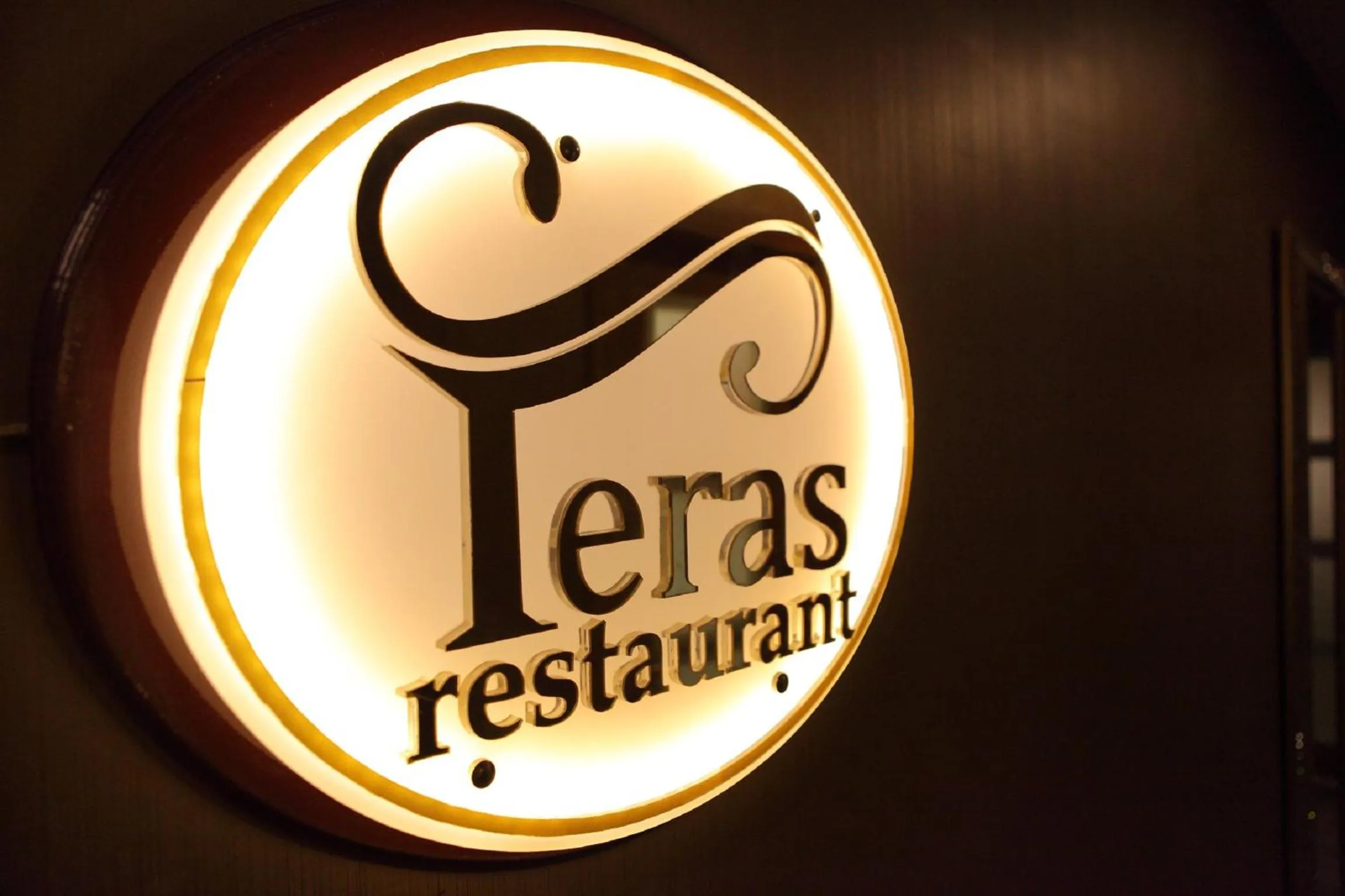 Restaurant/places to eat in Sultan Hotel-Restaurant-Bistro