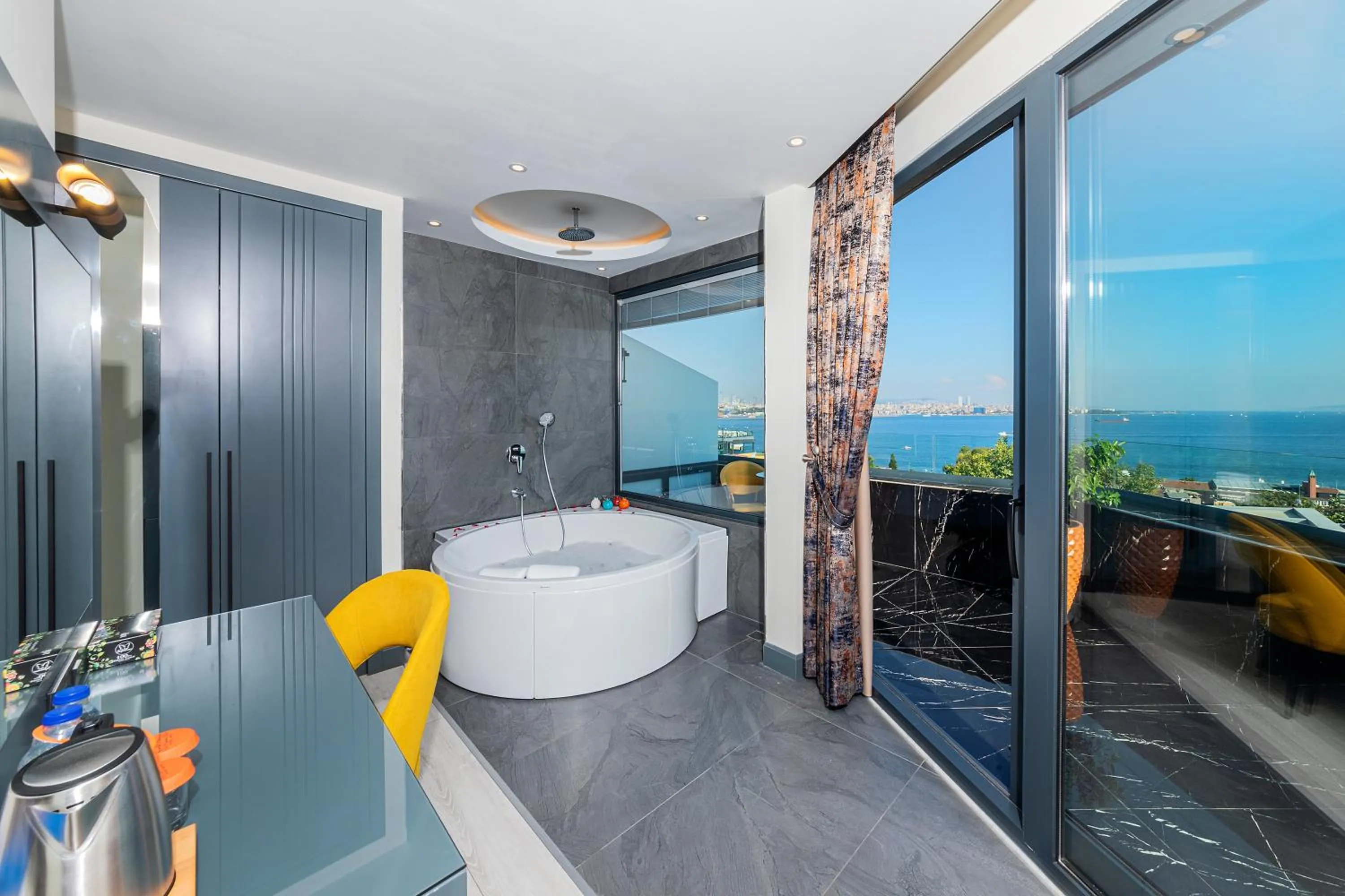 Steam room in The Magnaura Palace Hotel