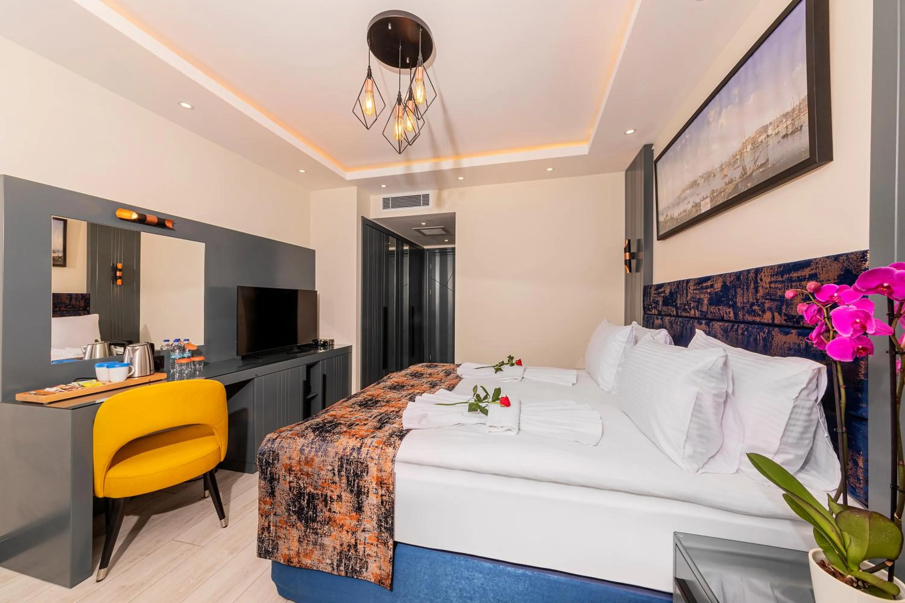 Bed in The Magnaura Palace Hotel