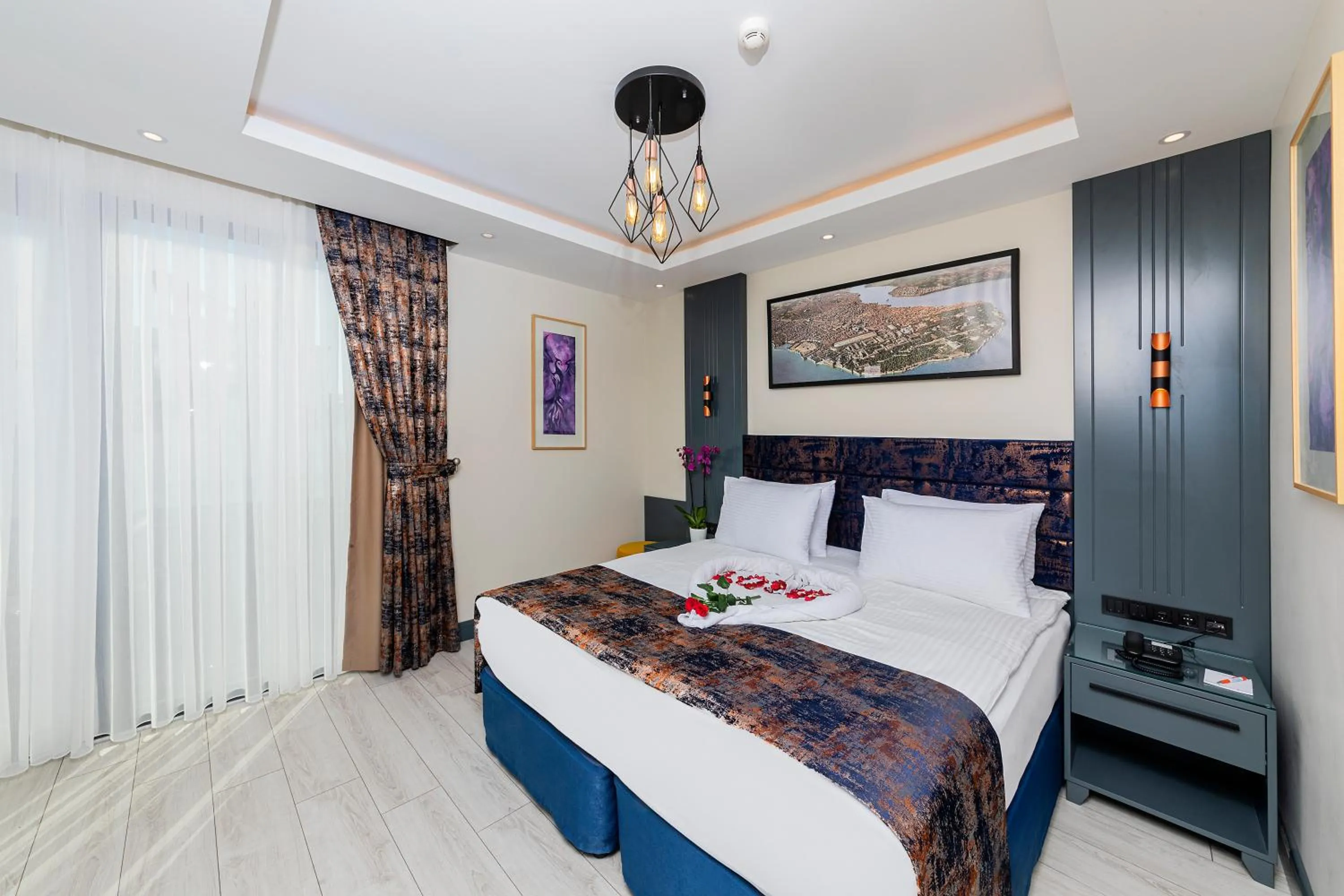 Bed in The Magnaura Palace Hotel