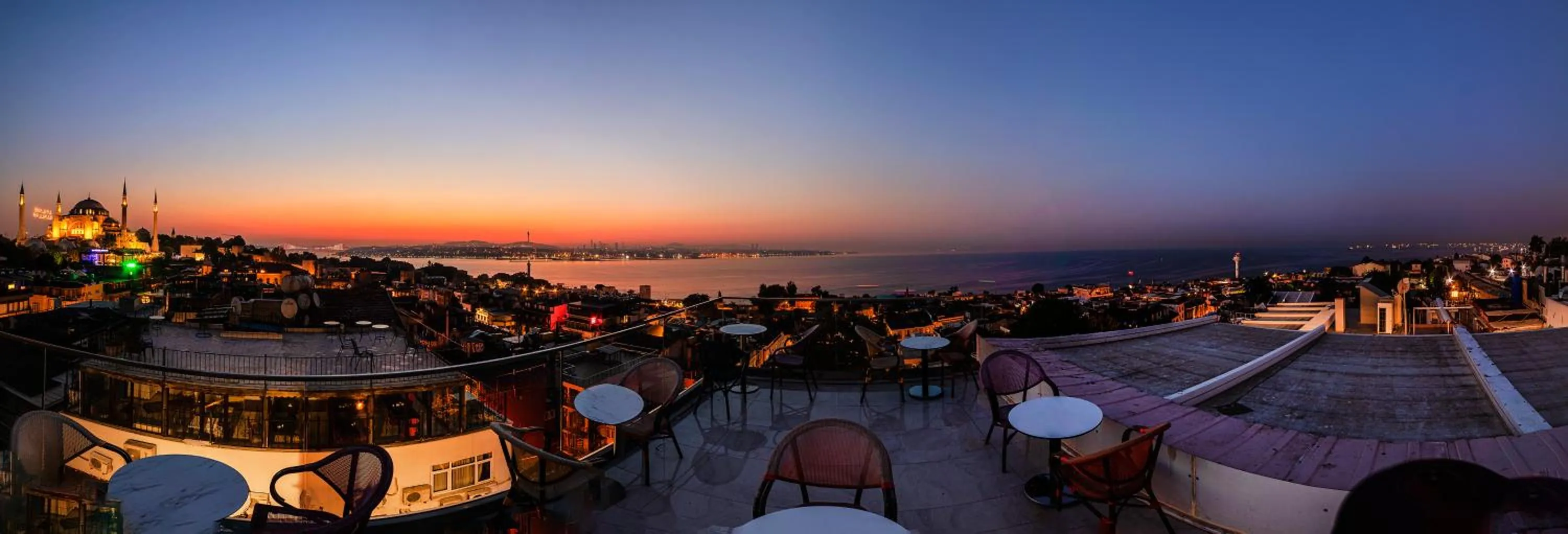 Balcony/Terrace in The Magnaura Palace Hotel