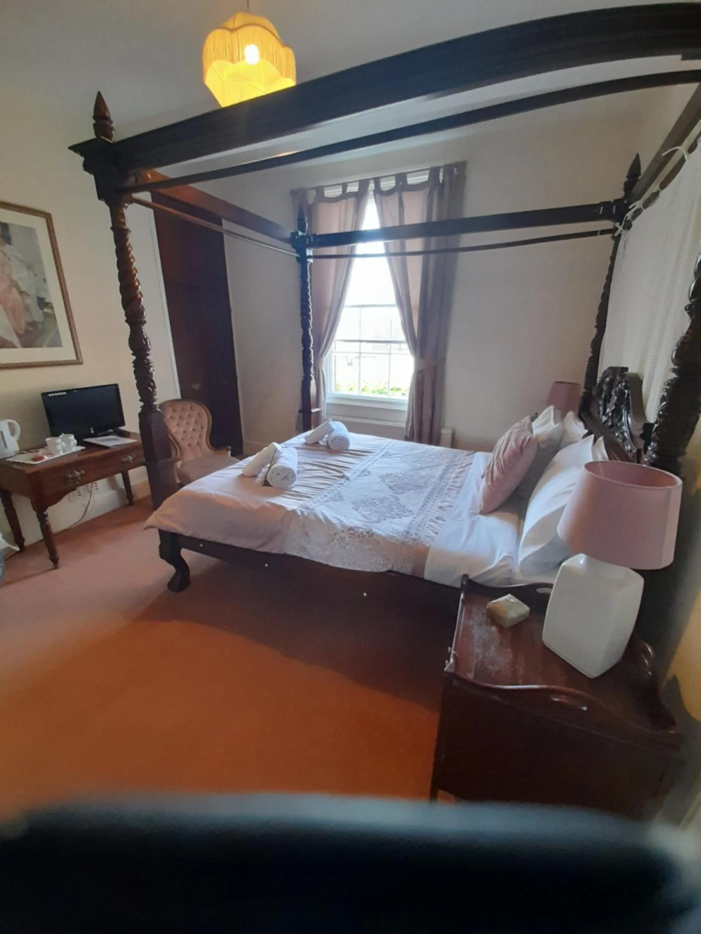 Bed in The Bank House Hotel