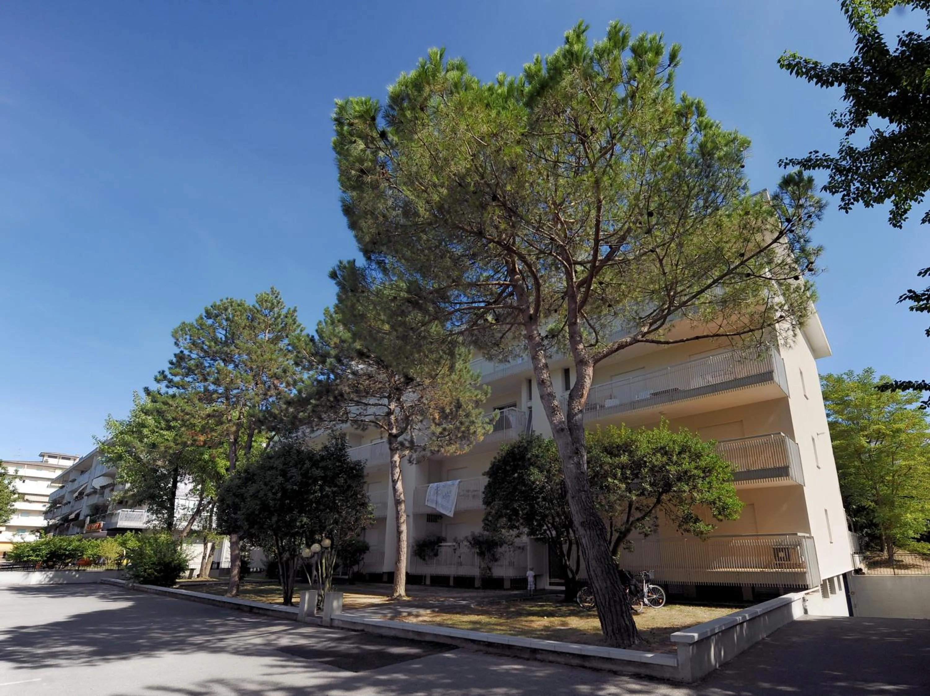 Facade/entrance in Residence Braida