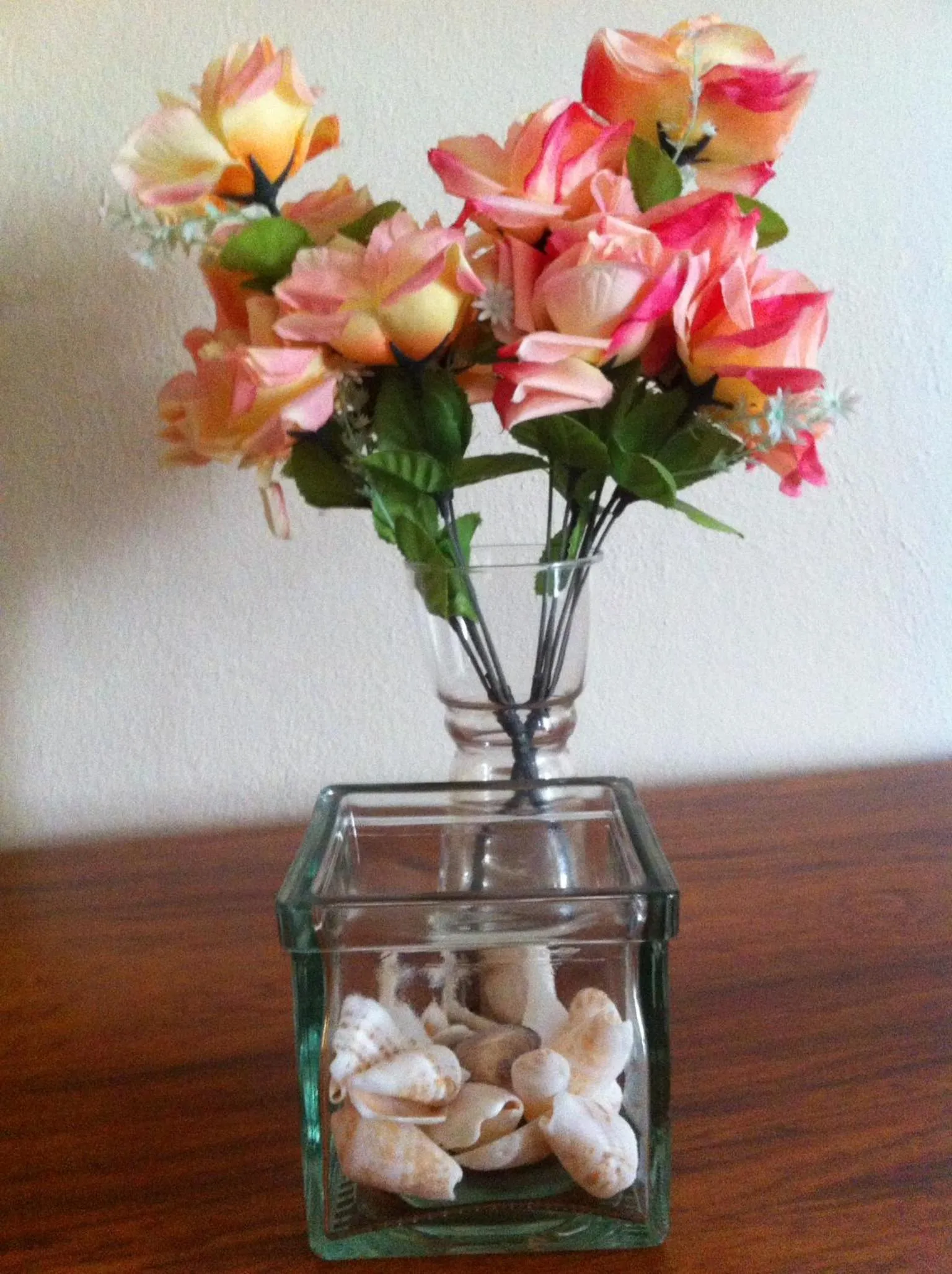 Decorative detail in Manias Apartments