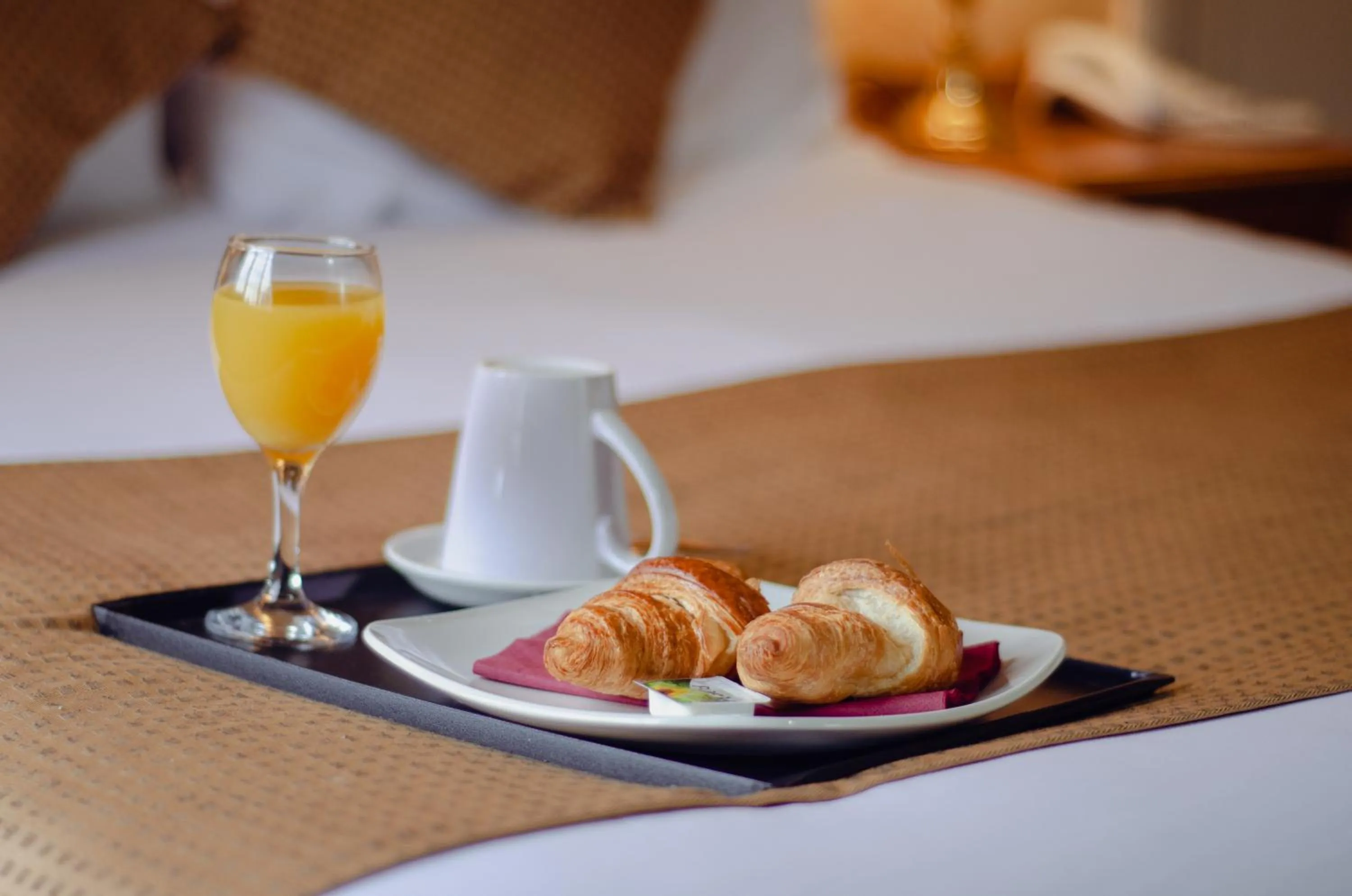 Food and drinks in Howfield Manor Hotel