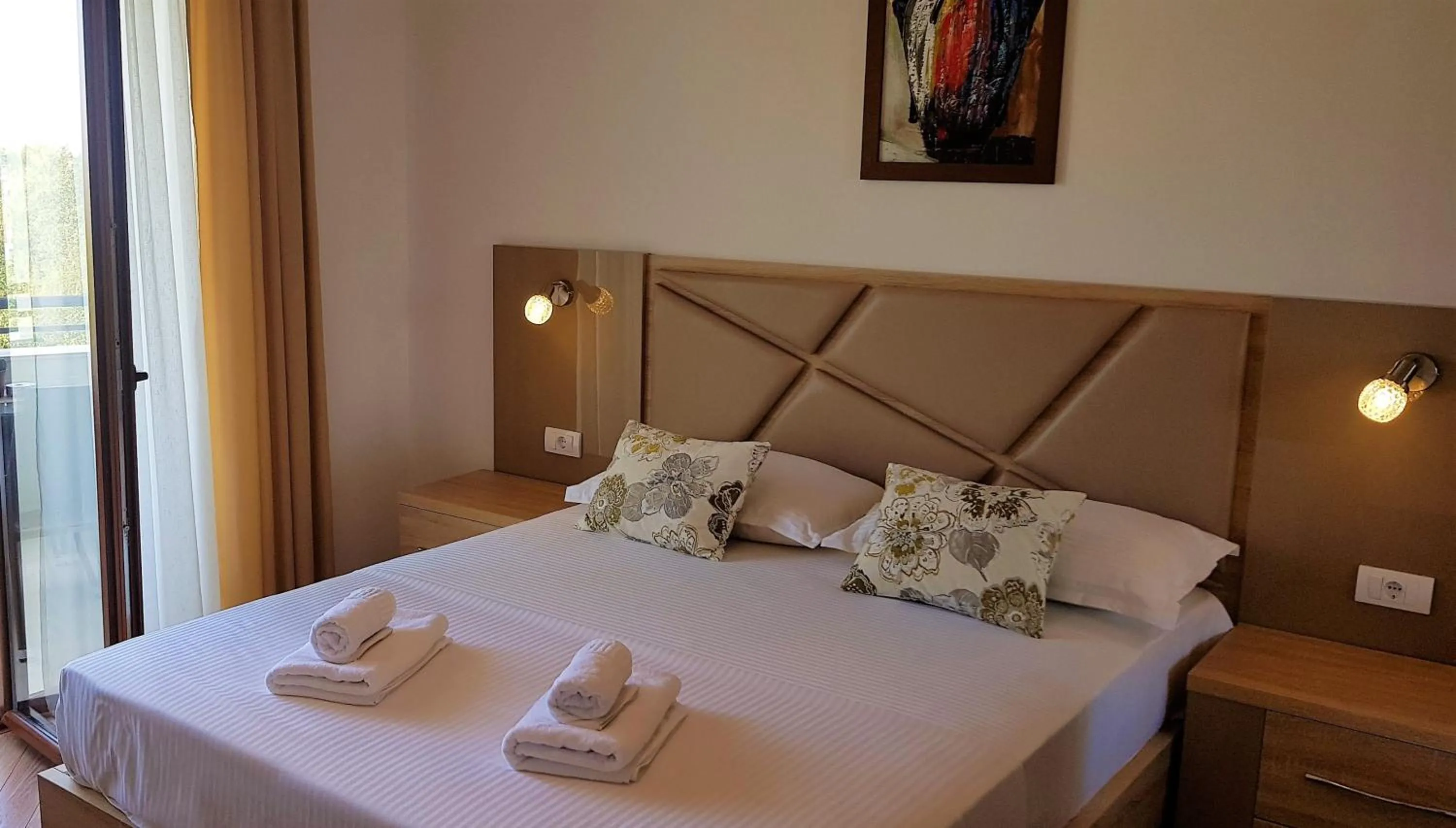 Bed in Green Hill Apartments