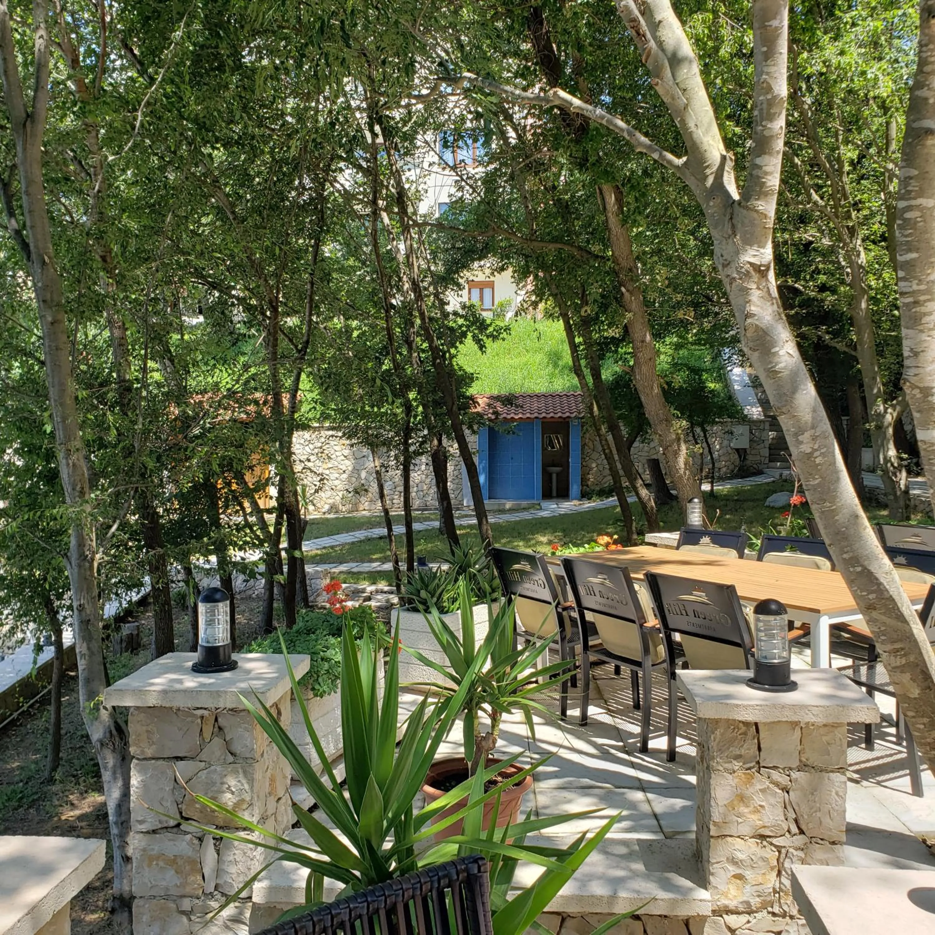 Green Hill Apartments