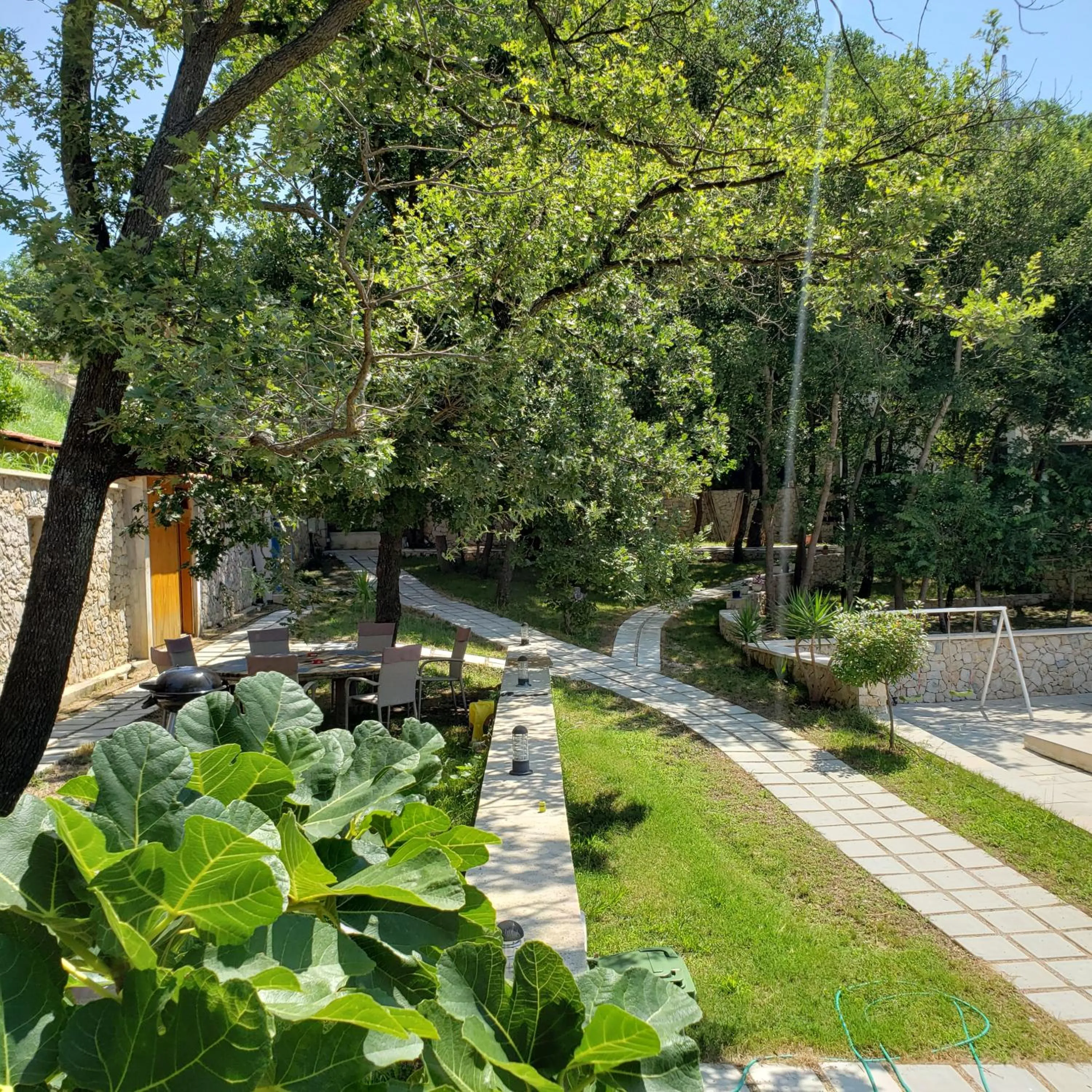 Green Hill Apartments