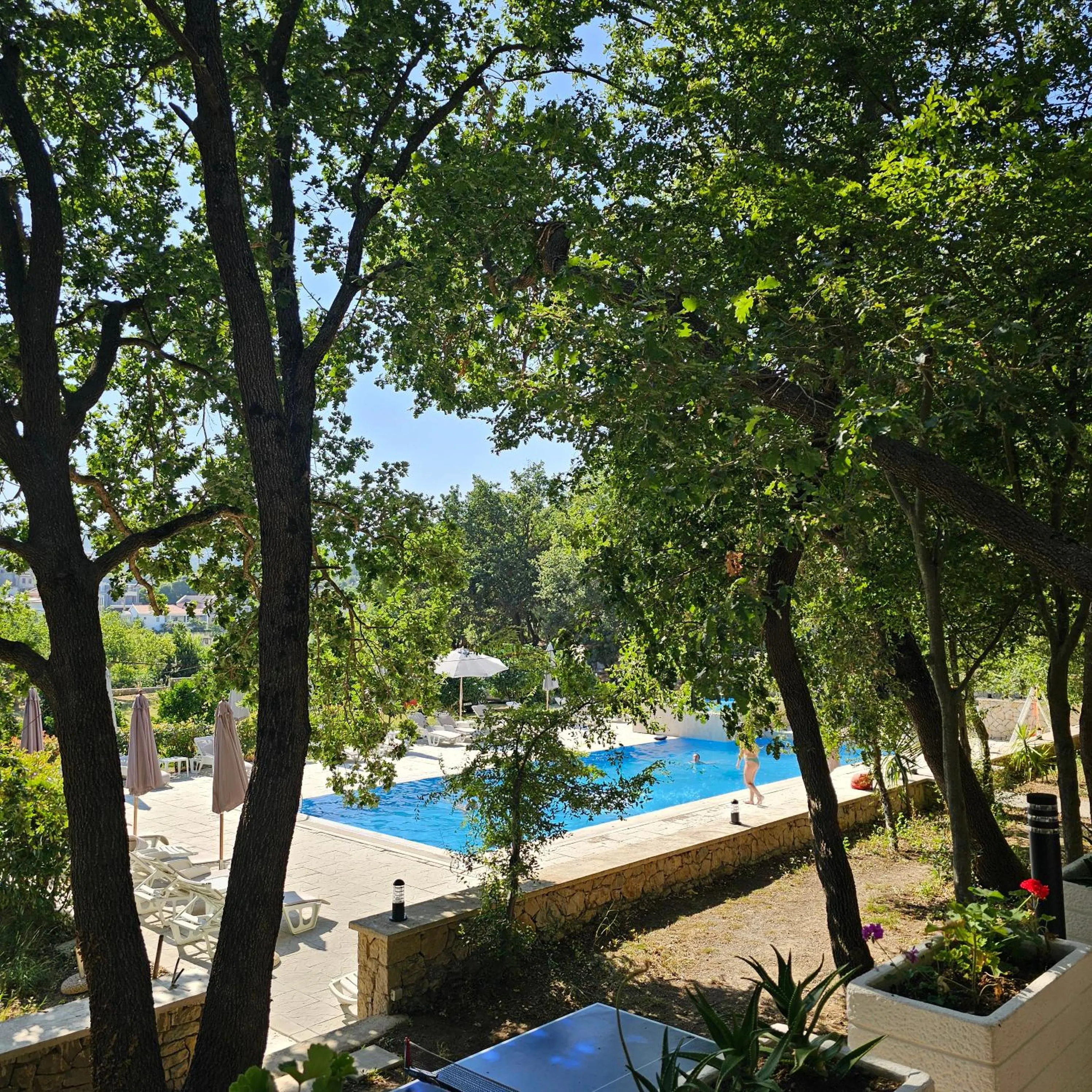Green Hill Apartments