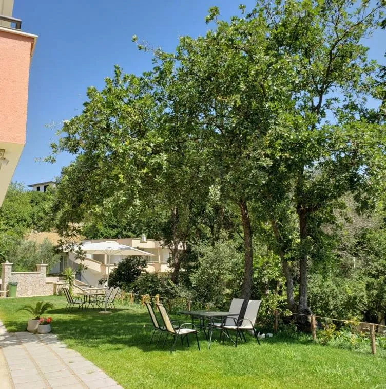 Green Hill Apartments