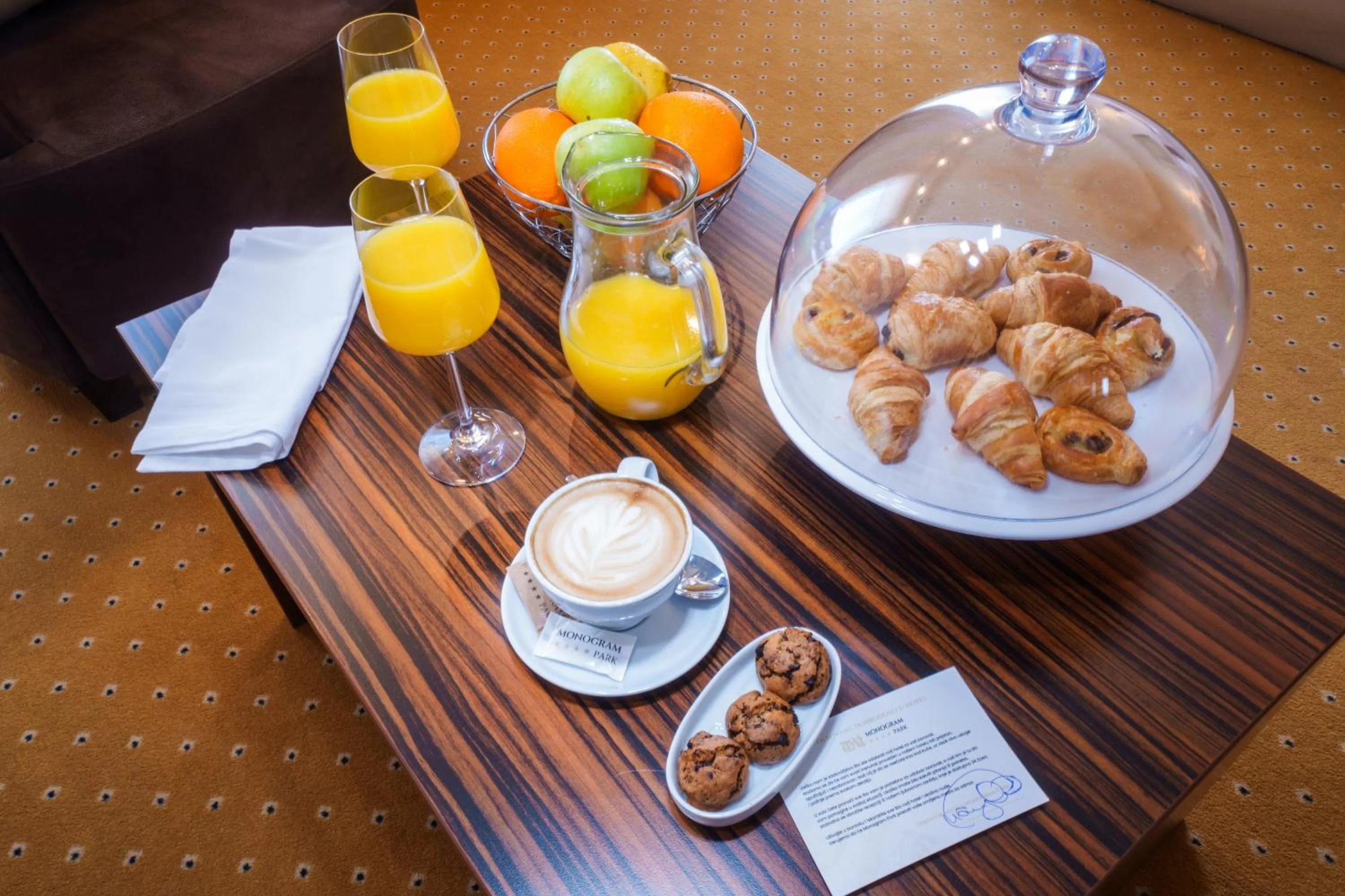 Breakfast in Hotel Monogram Park