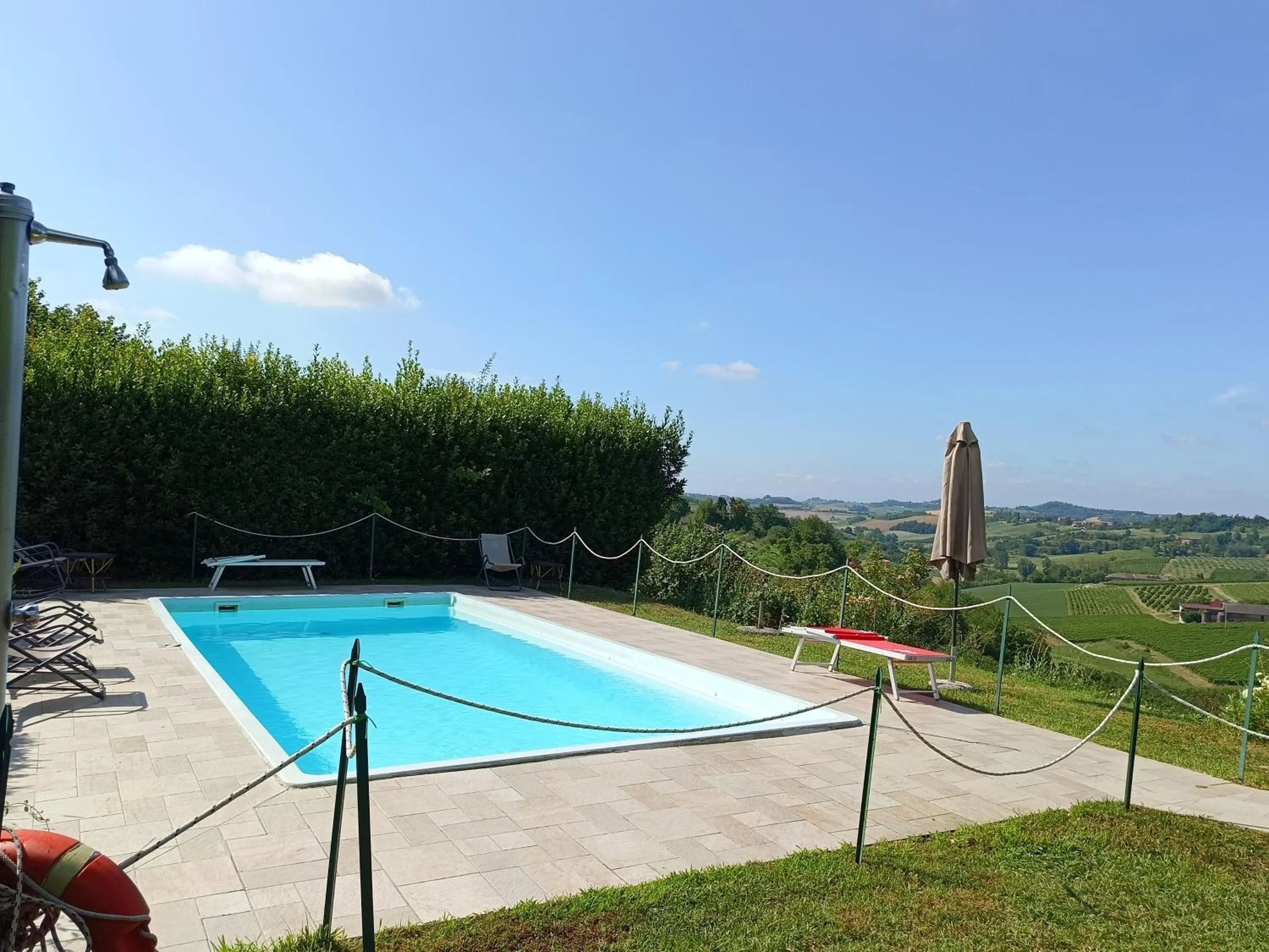 Swimming pool in B&B La Quercia