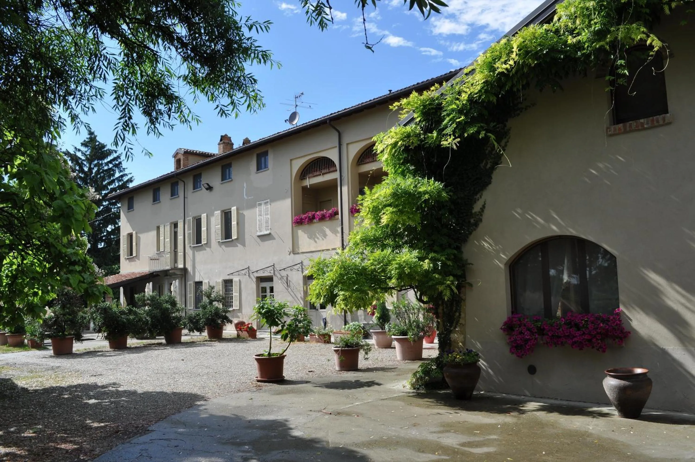 Facade/entrance in B&B La Quercia
