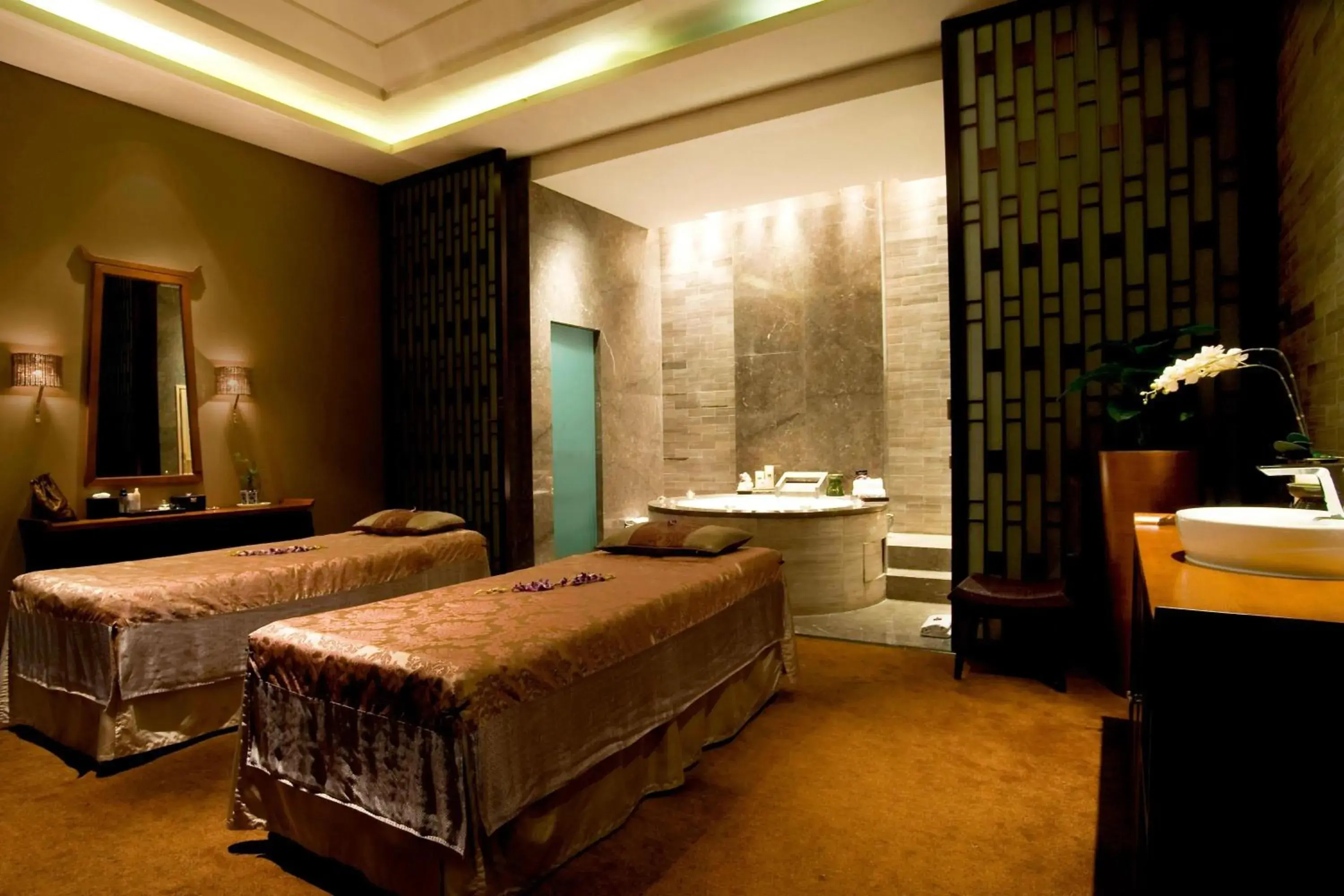 Spa and wellness centre/facilities, Bed in Le Méridien Qingdao l Instagrammable l CBD Spa and wellness centre/facilities, Bed in Le Méridien Qingdao l Instagrammable l CBD
