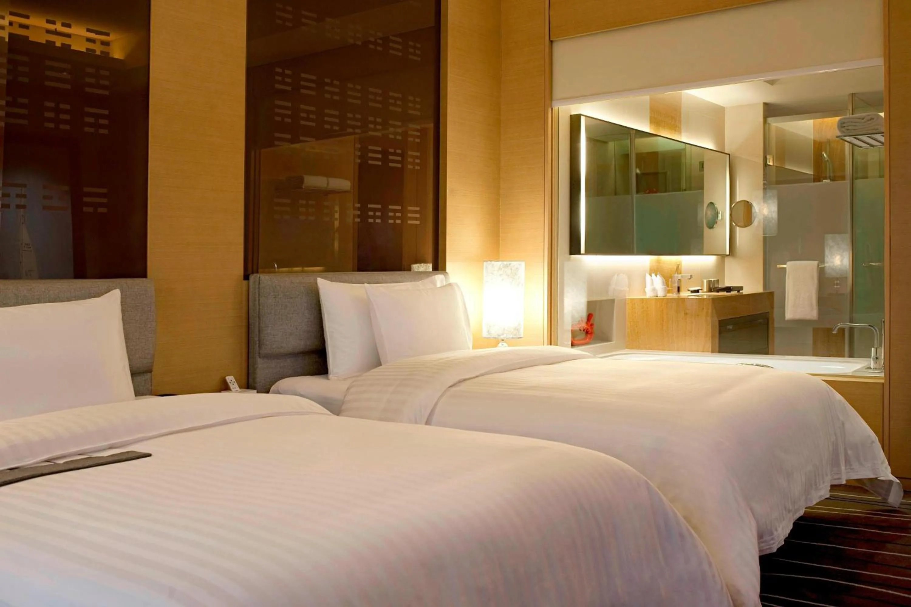 Coffee/tea facilities, Bed in Le Méridien Qingdao l Instagrammable l CBD l Nearby seaside,nearby May 4th Square